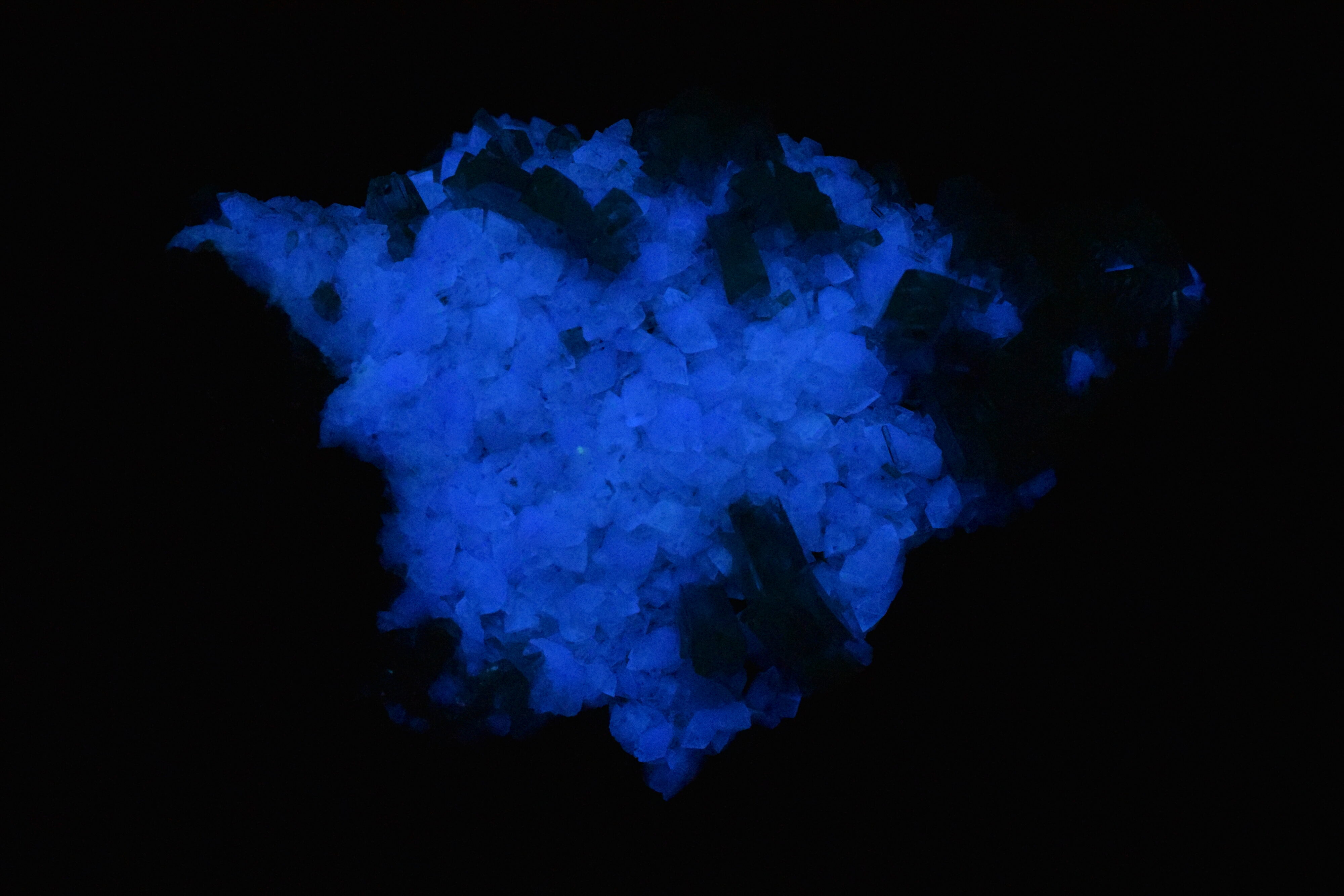 Afterglow after exposure to shortwave UV light.