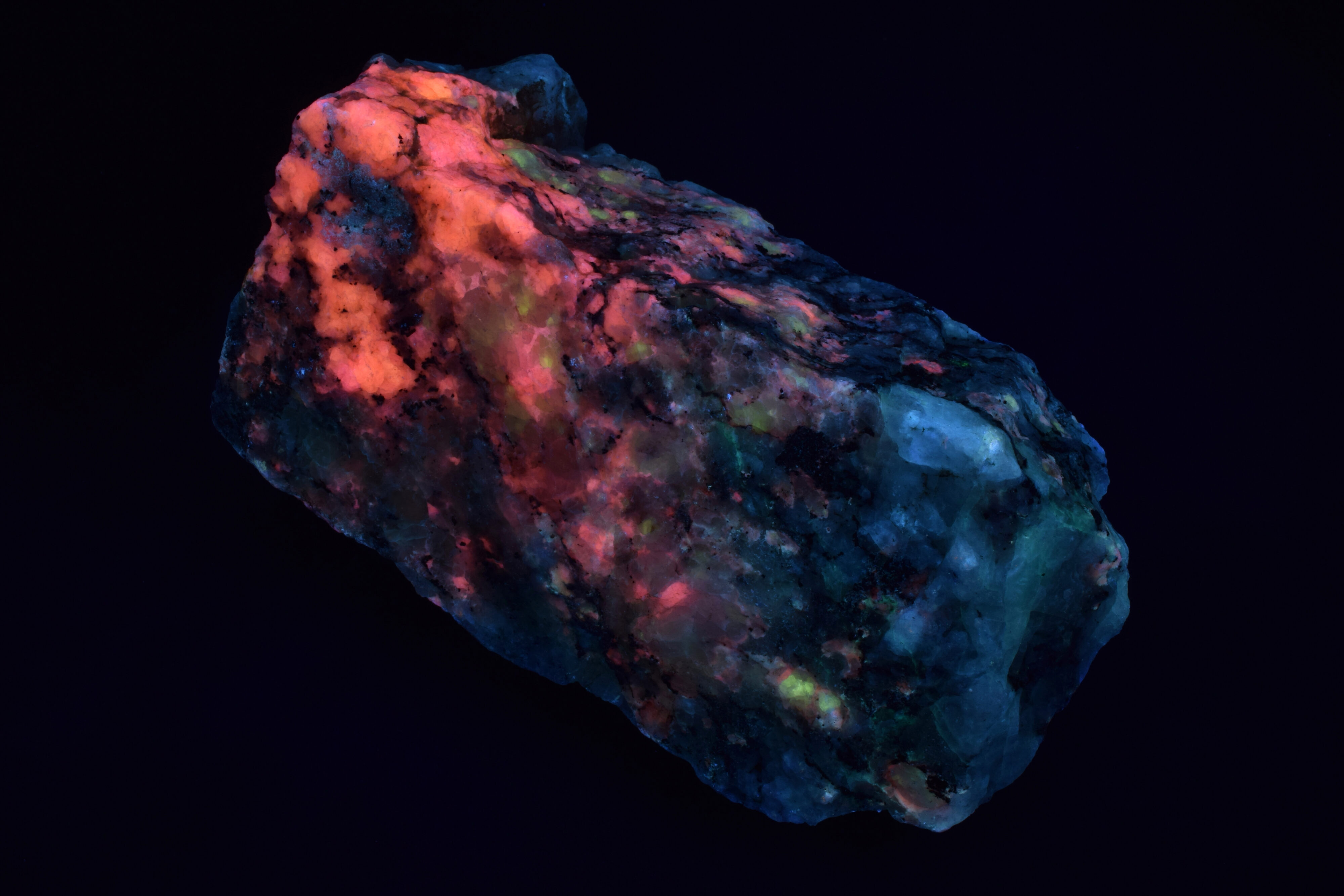 Fluorescence under midwave UV light.