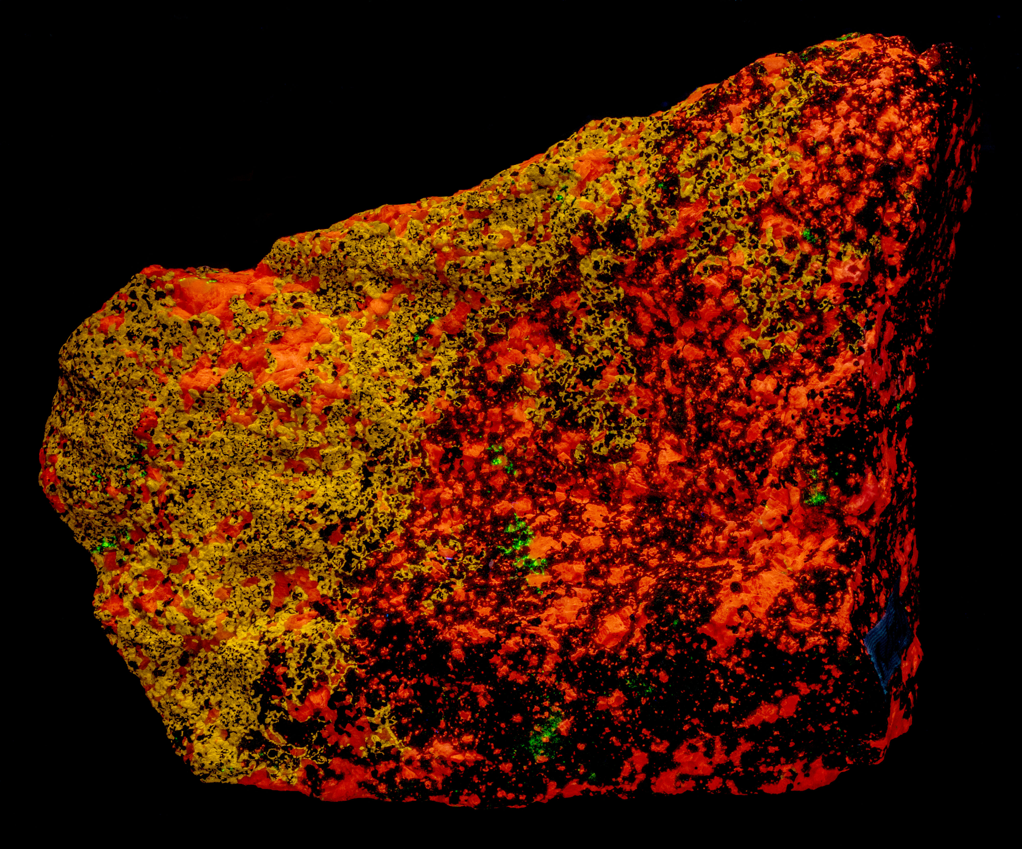 Fluorescence under shortwave UV light.