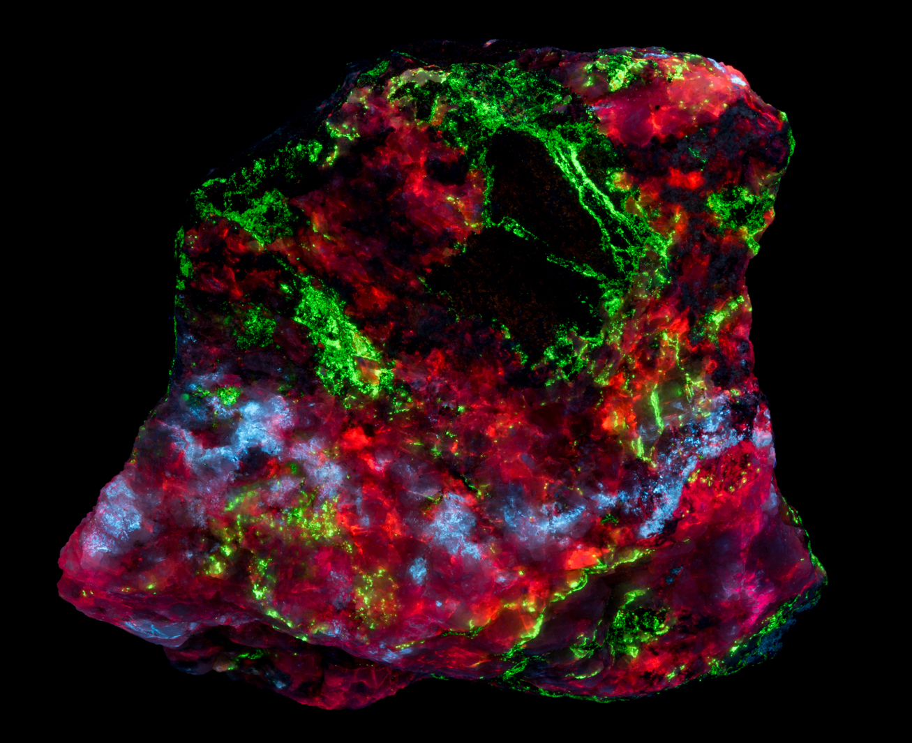 Fluorescence under shortwave UV light.