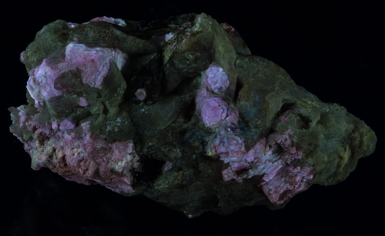 Fluorescence under midwave UV light.