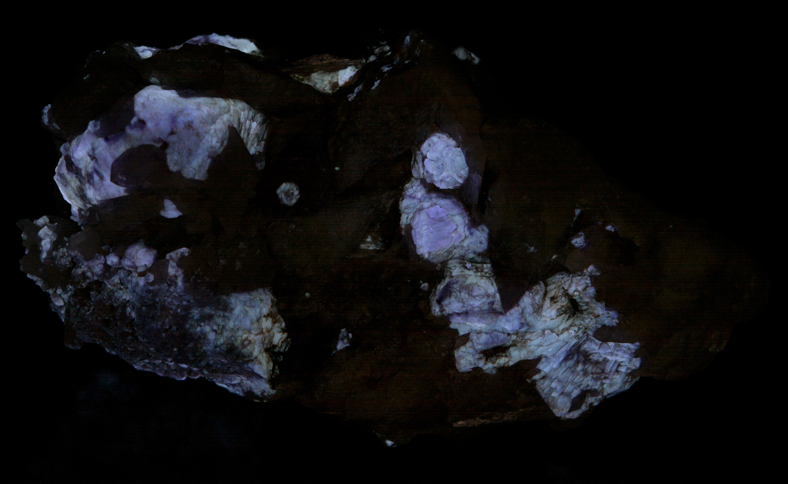 Afterglow after exposure to shortwave UV light.