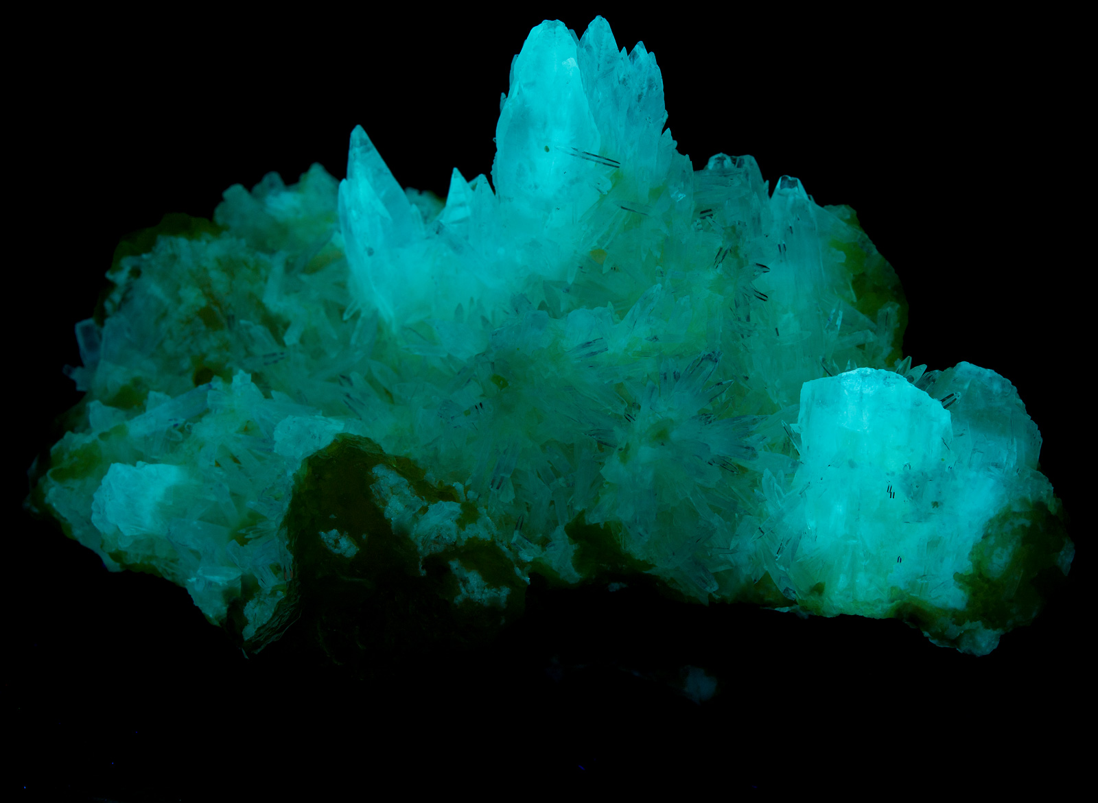 Afterglow after exposure to shortwave UV light.