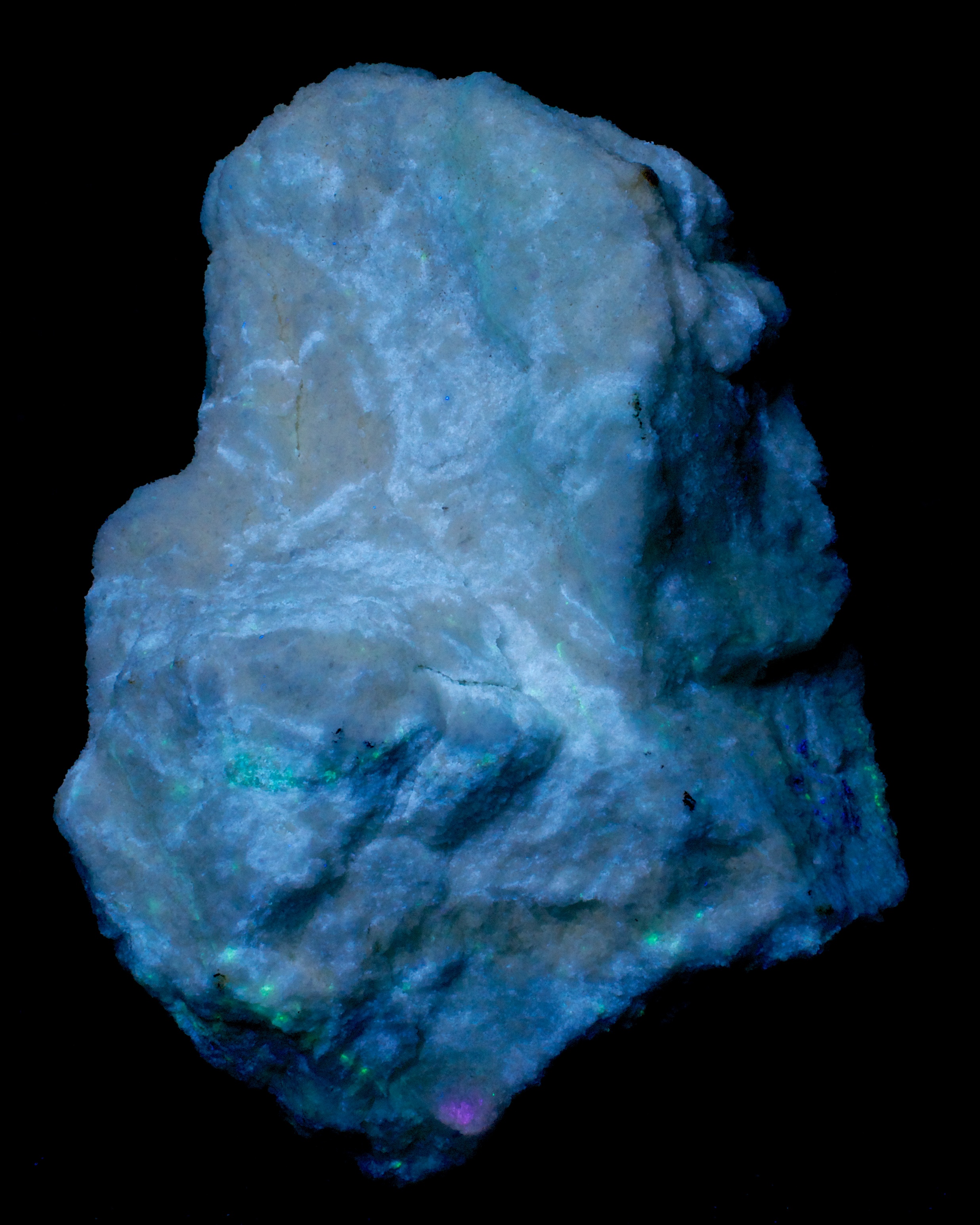Fluorescence under midwave UV light.