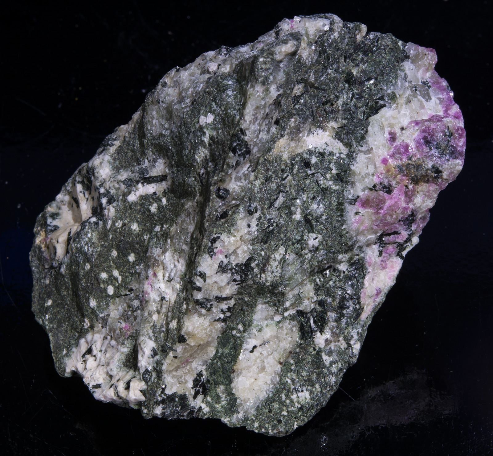 Tenebrescence after exposure to shortwave UV light.