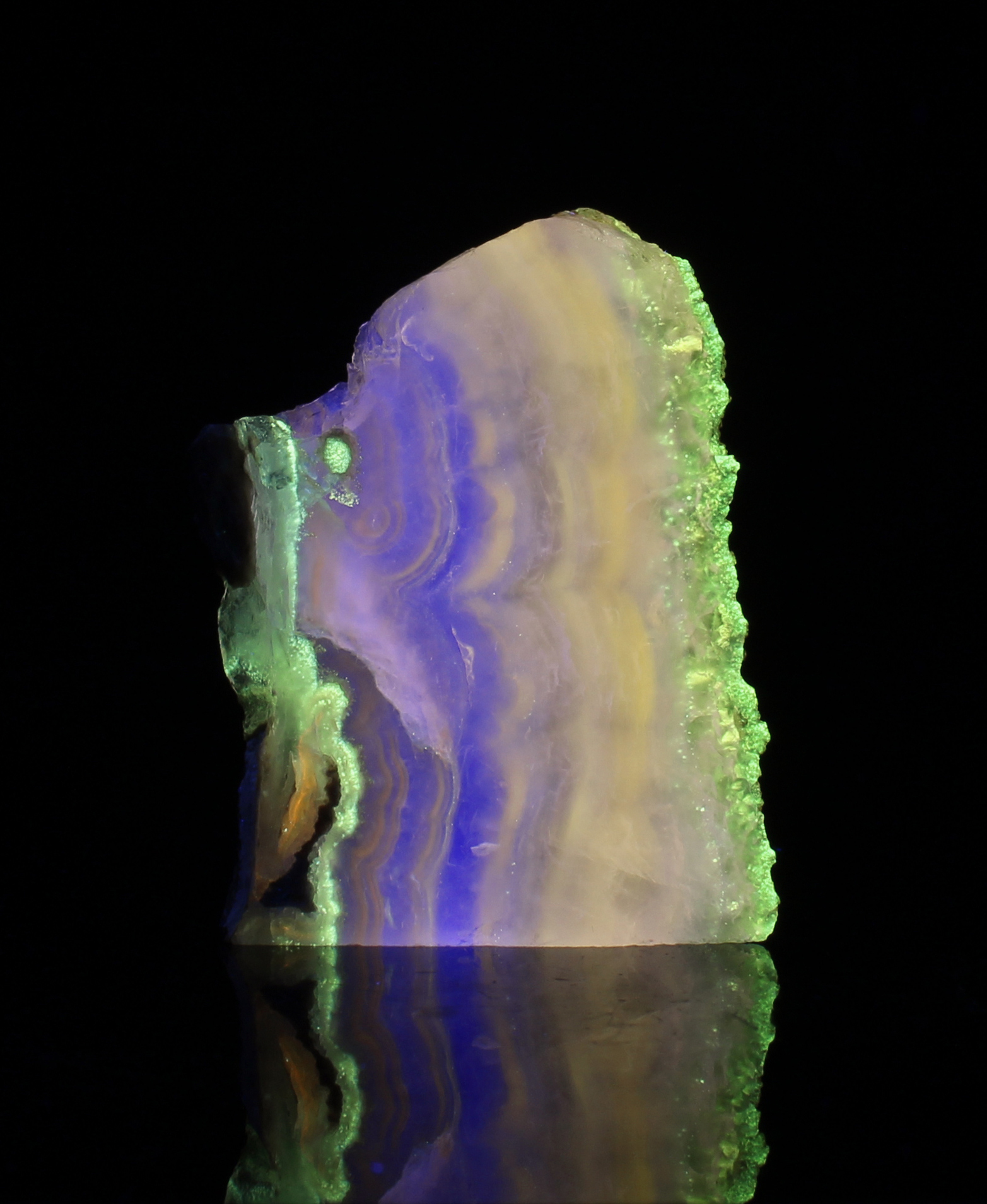 Fluorescence under longwave UV light.