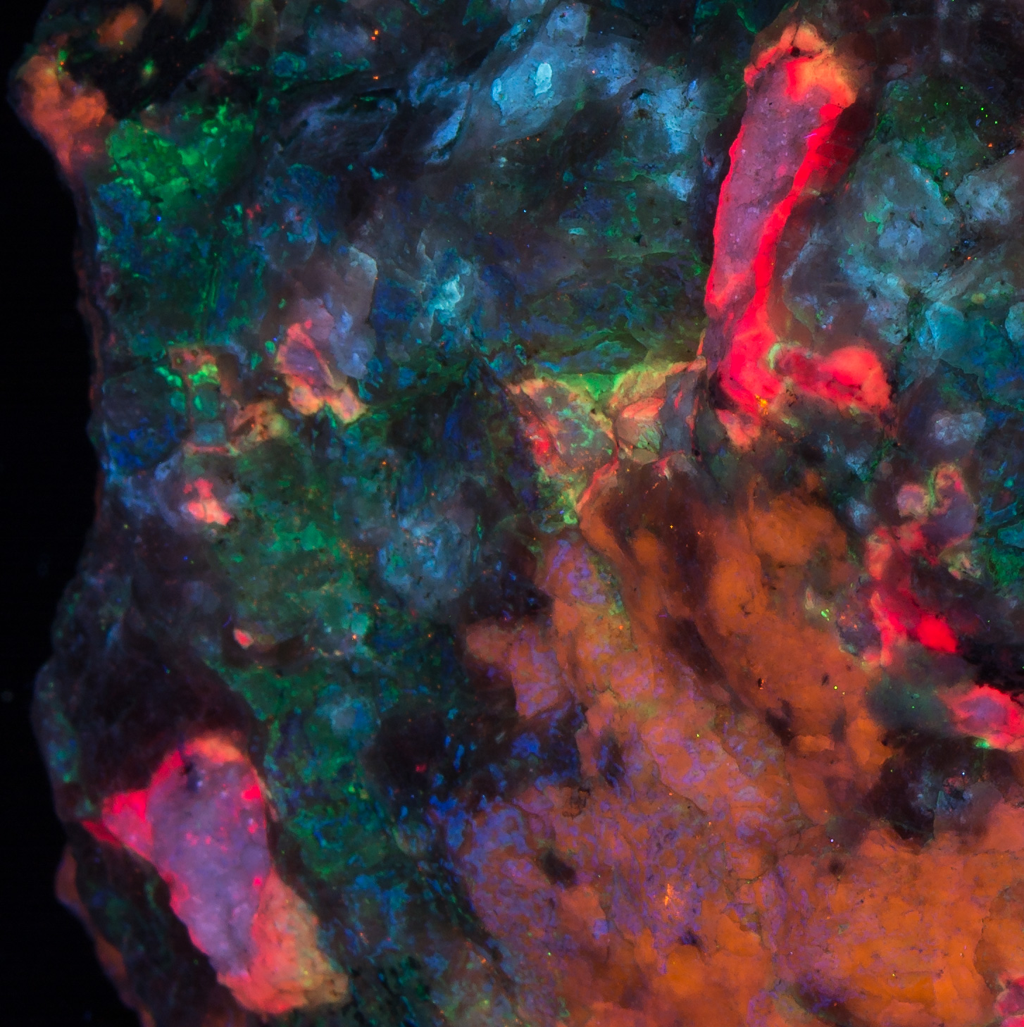 Fluorescence under shortwave UV light. Closeup
