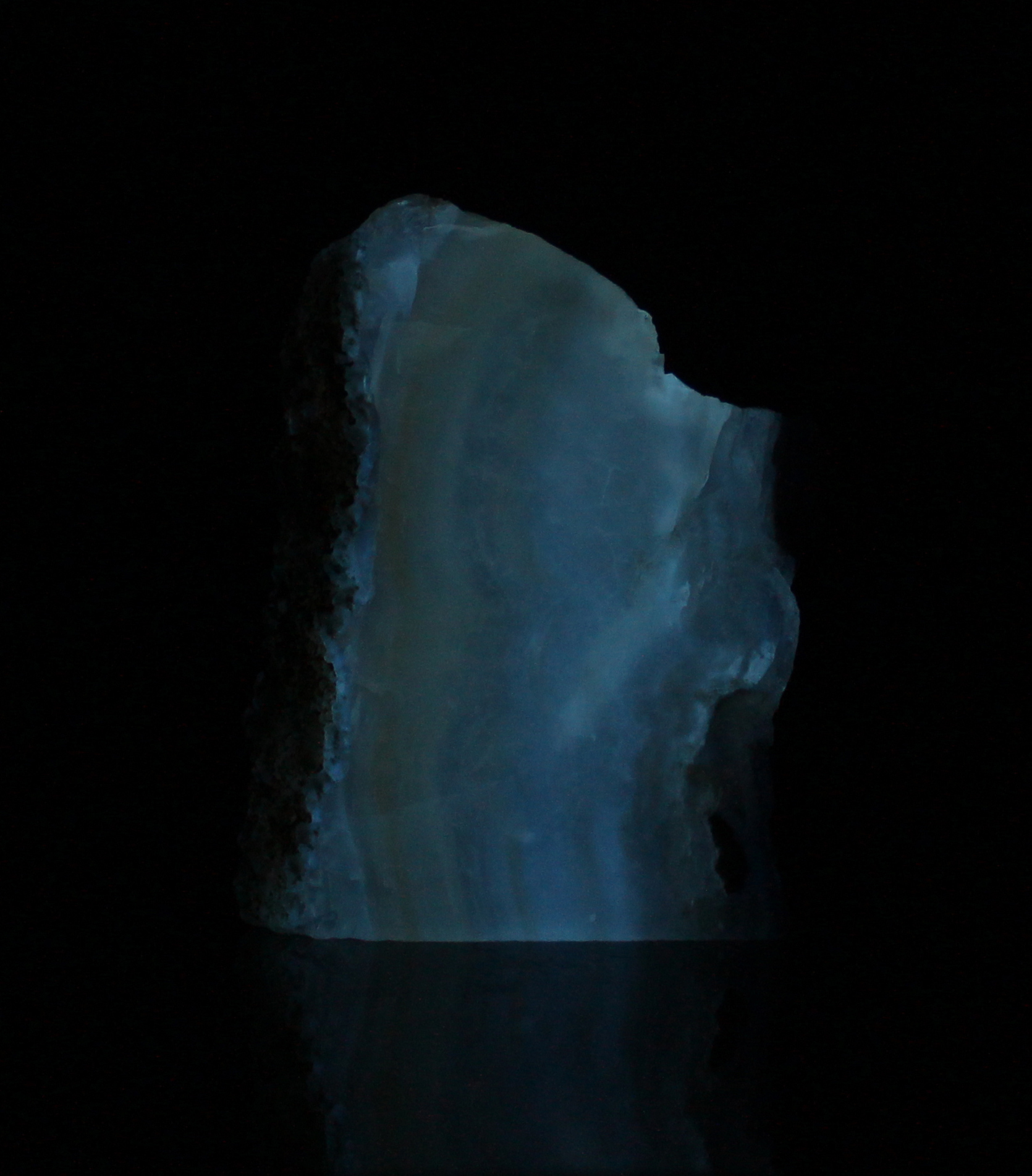 Afterglow after exposure to midwave UV light. Side 2.