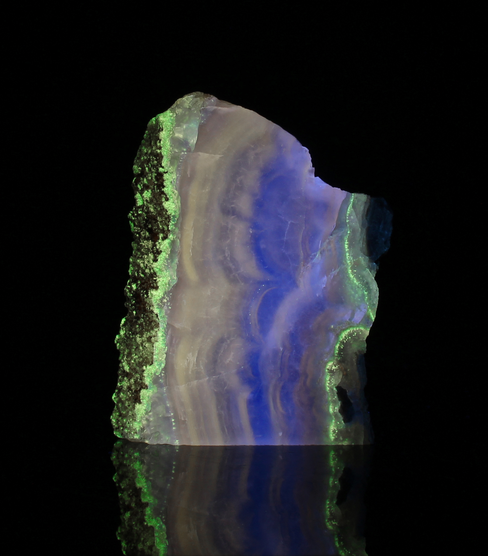 Fluorescence under shortwave UV light. Side 2