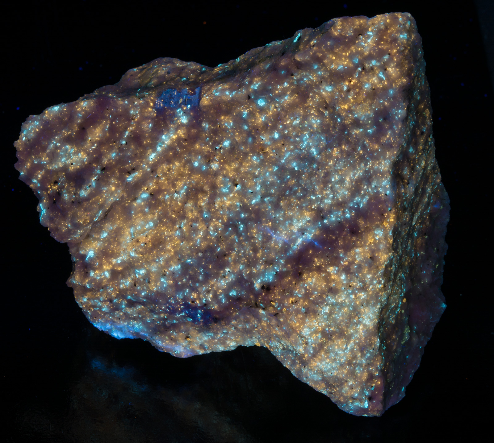 Fluorescence under shortwave UV light.