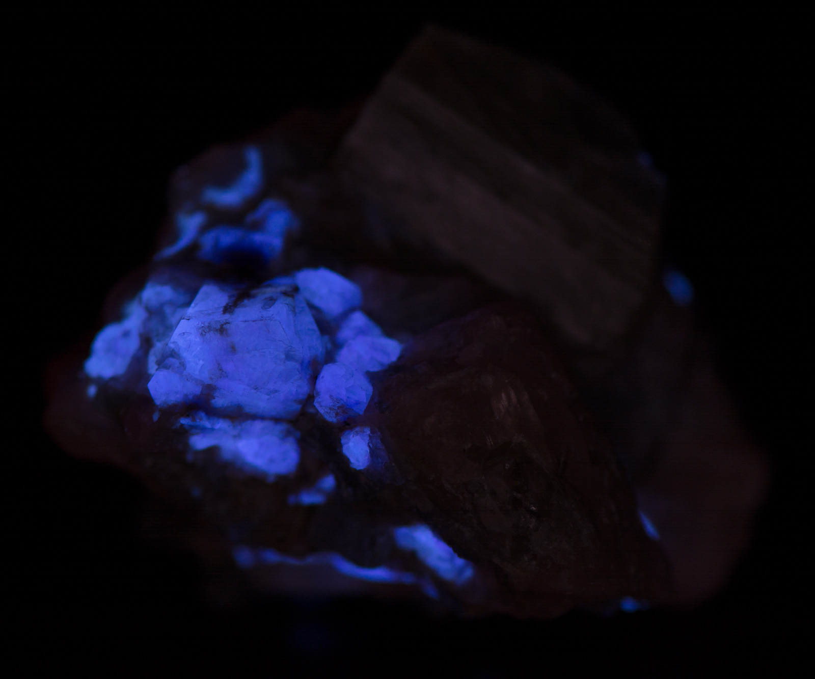 Afterglow after exposure to shortwave UV light.