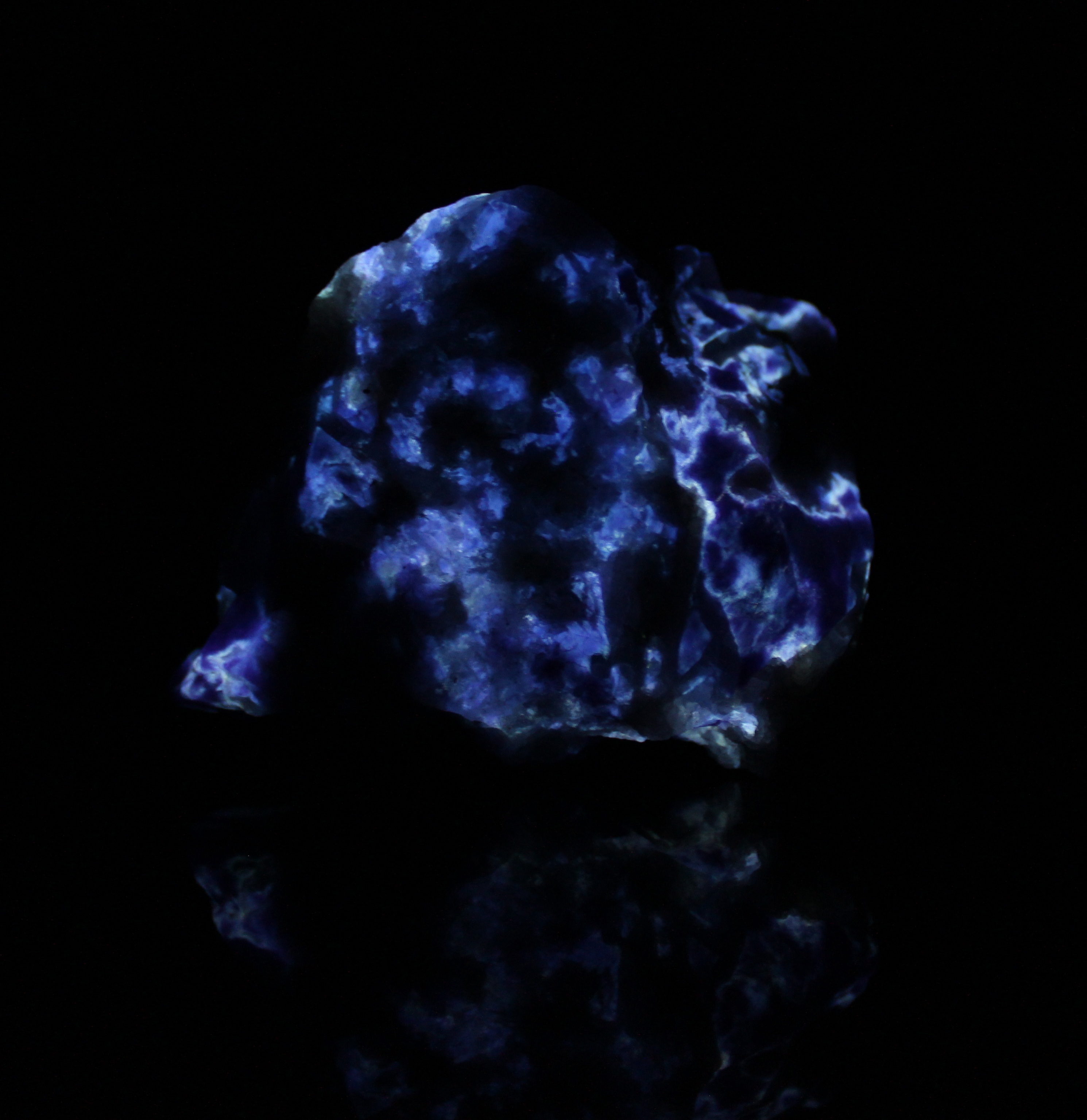 Afterglow after exposure to midwave UV light. Side 2.