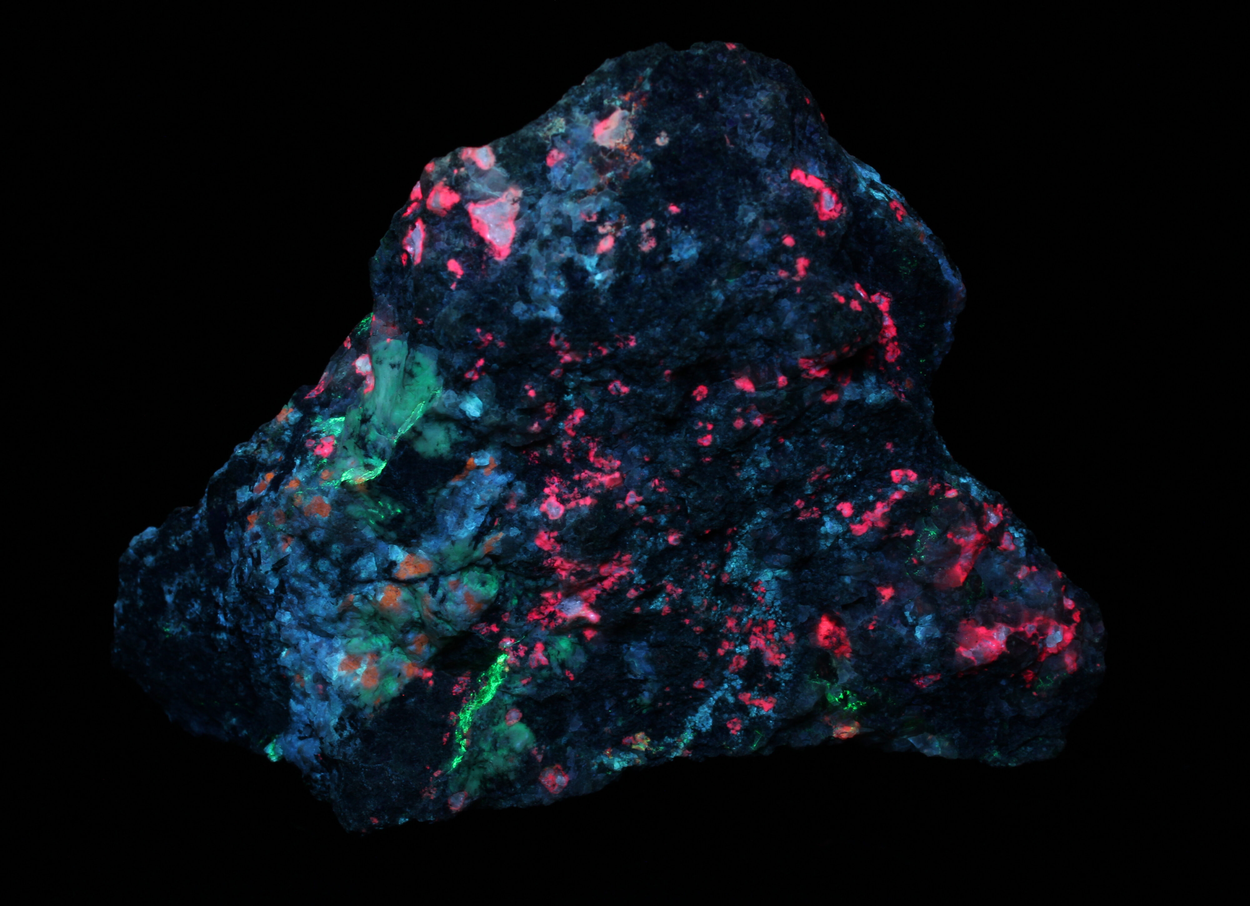 Fluorescence under shortwave UV light.