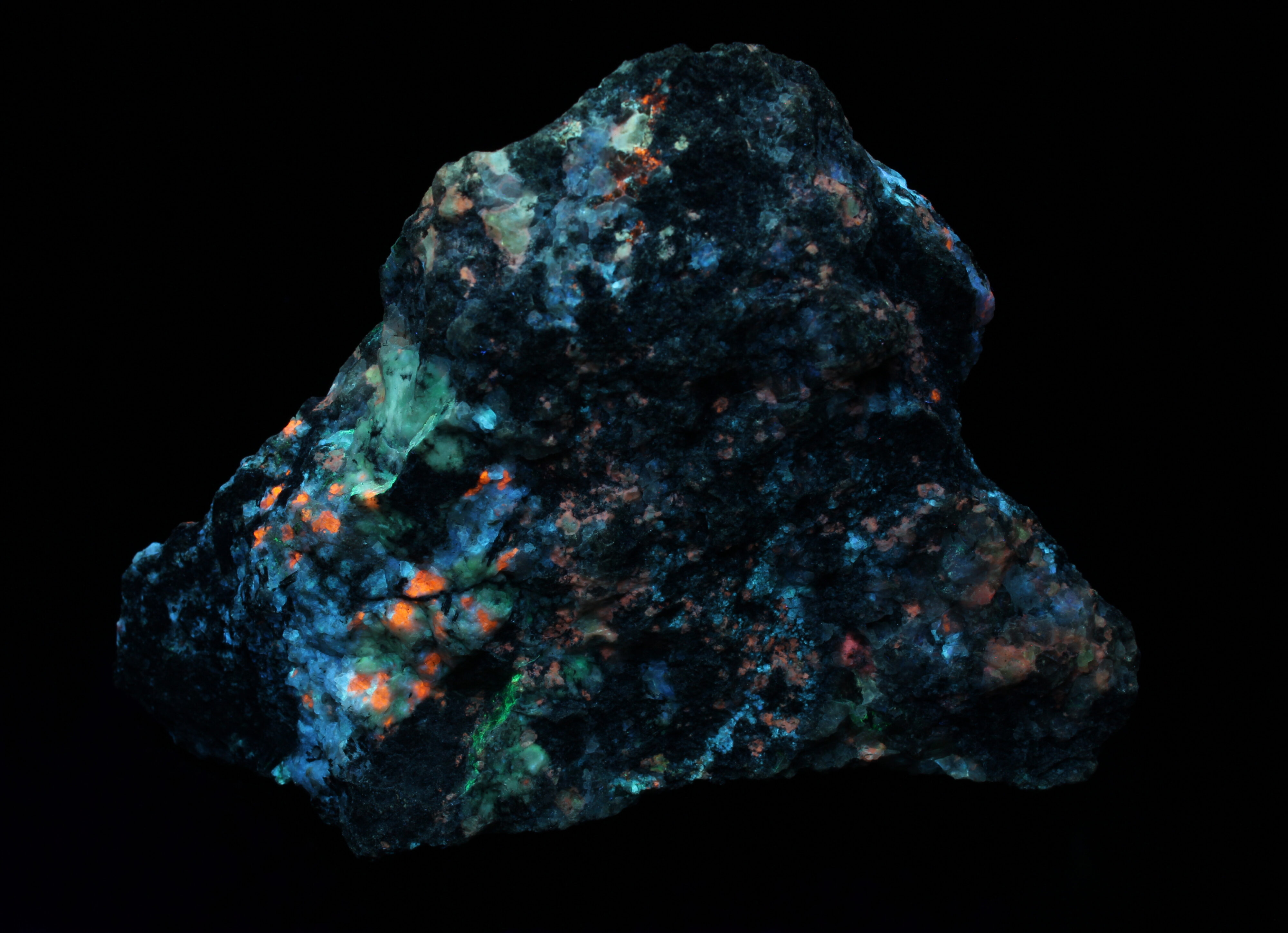 Fluorescence under midwave UV light.