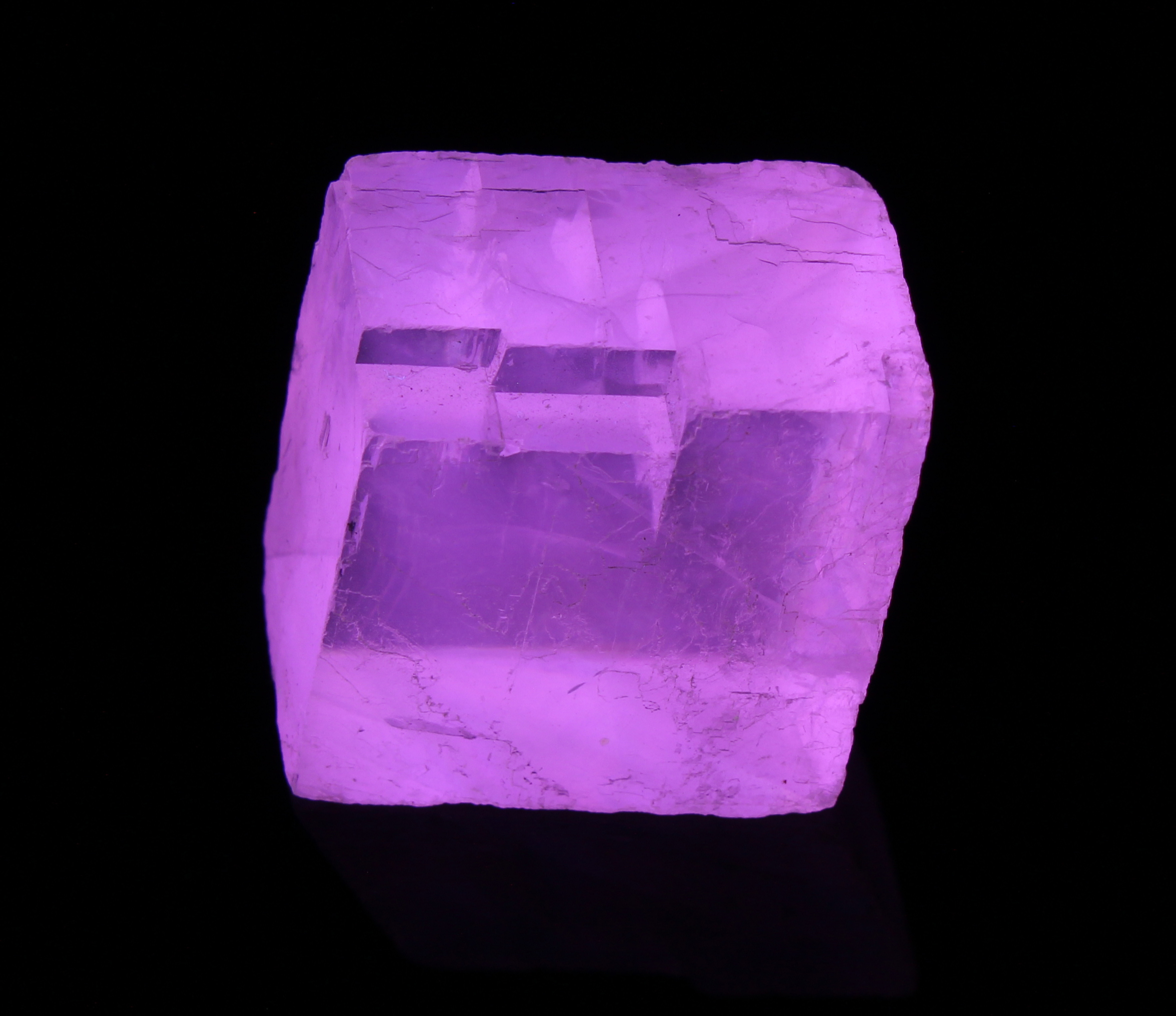Fluorescence under longwave UV light.