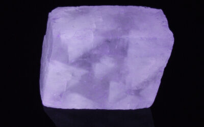 Can you use a mineral to test your UV flashlight? 365nm vs 395nm
