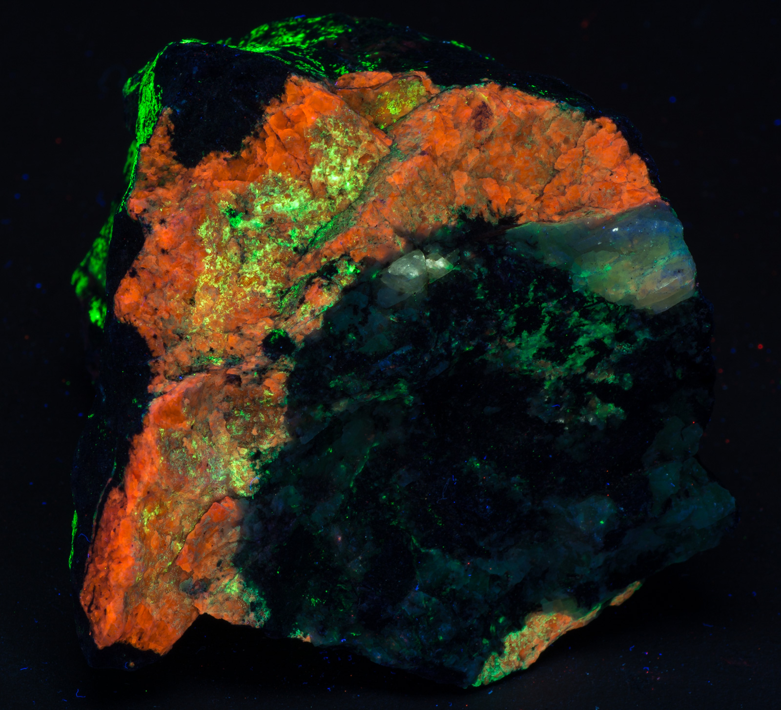 Fluorescence under shortwave UV light.