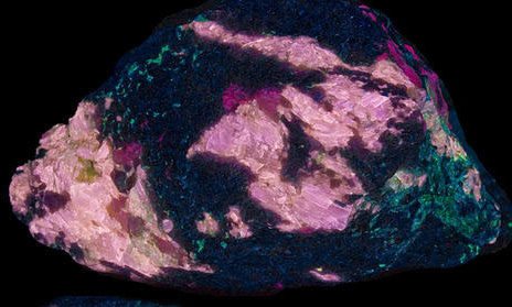 Fluorescence under shortwave UV light. Side 2