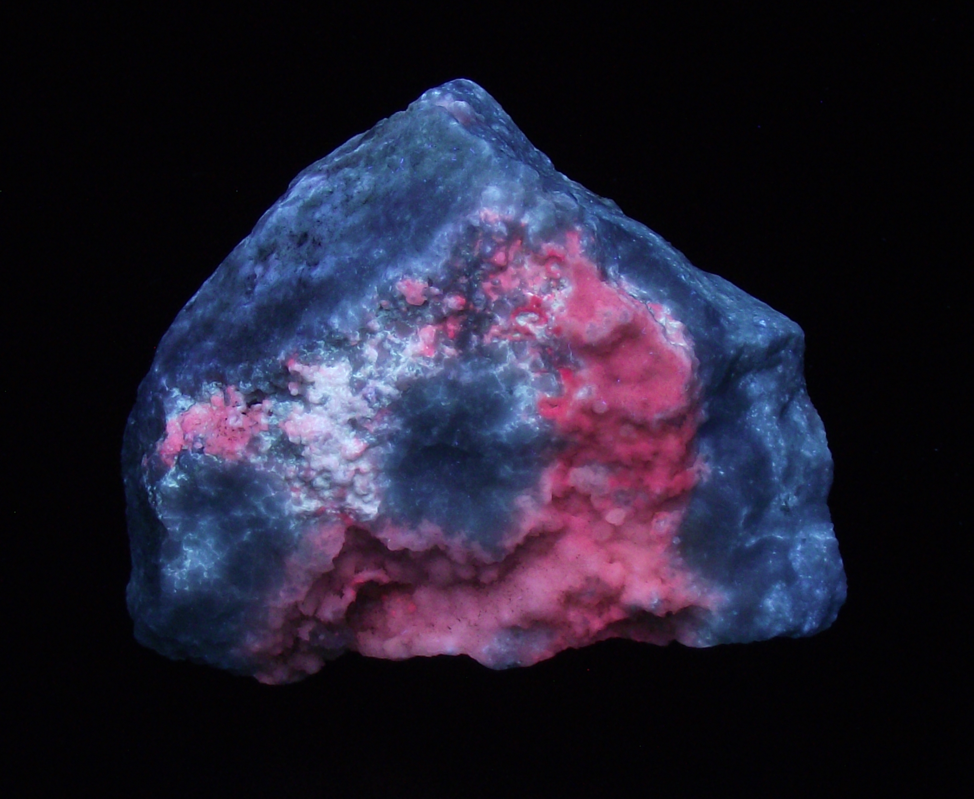 Fluorescence under midwave UV light.