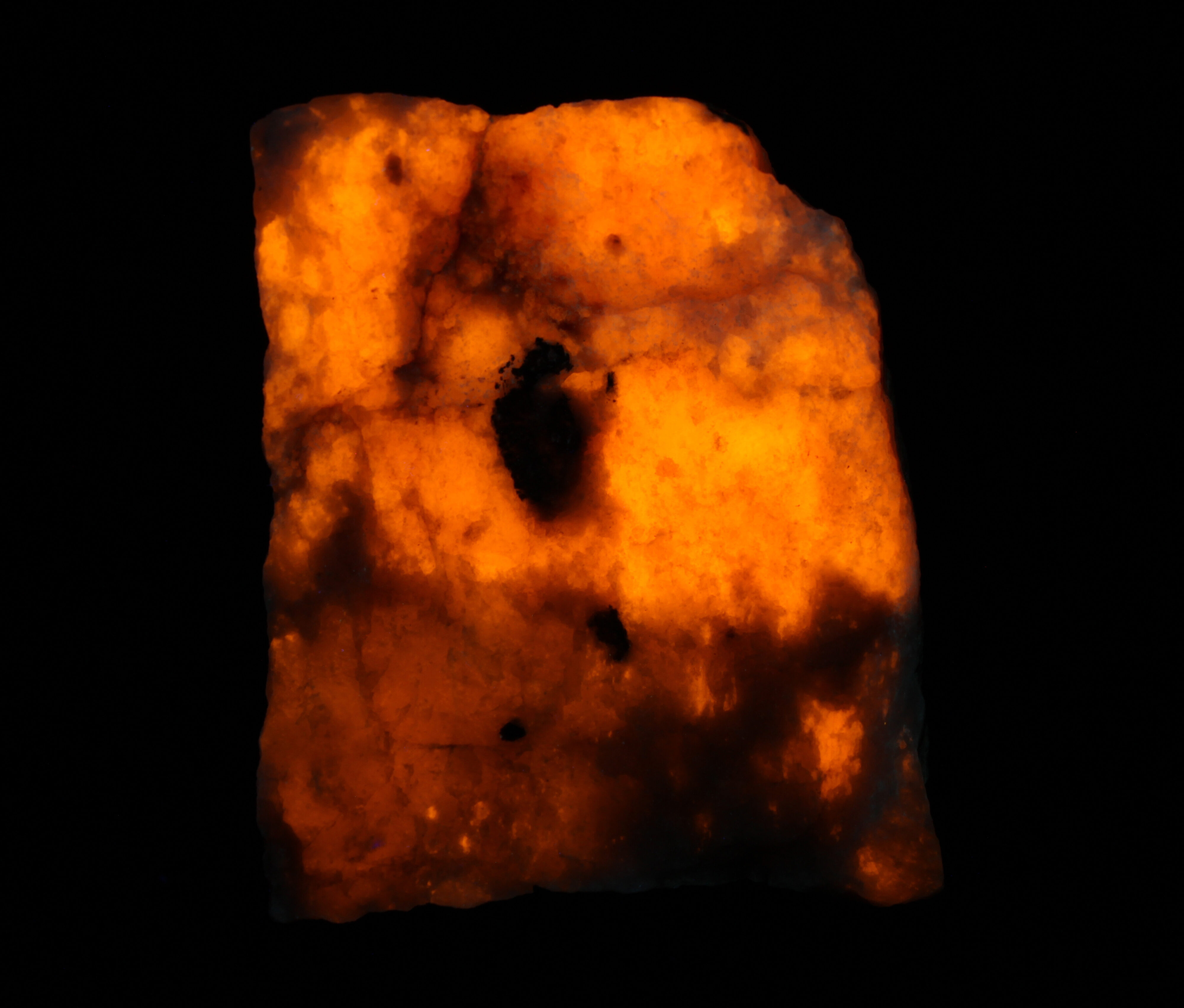 Fluorescence under longwave UV light.