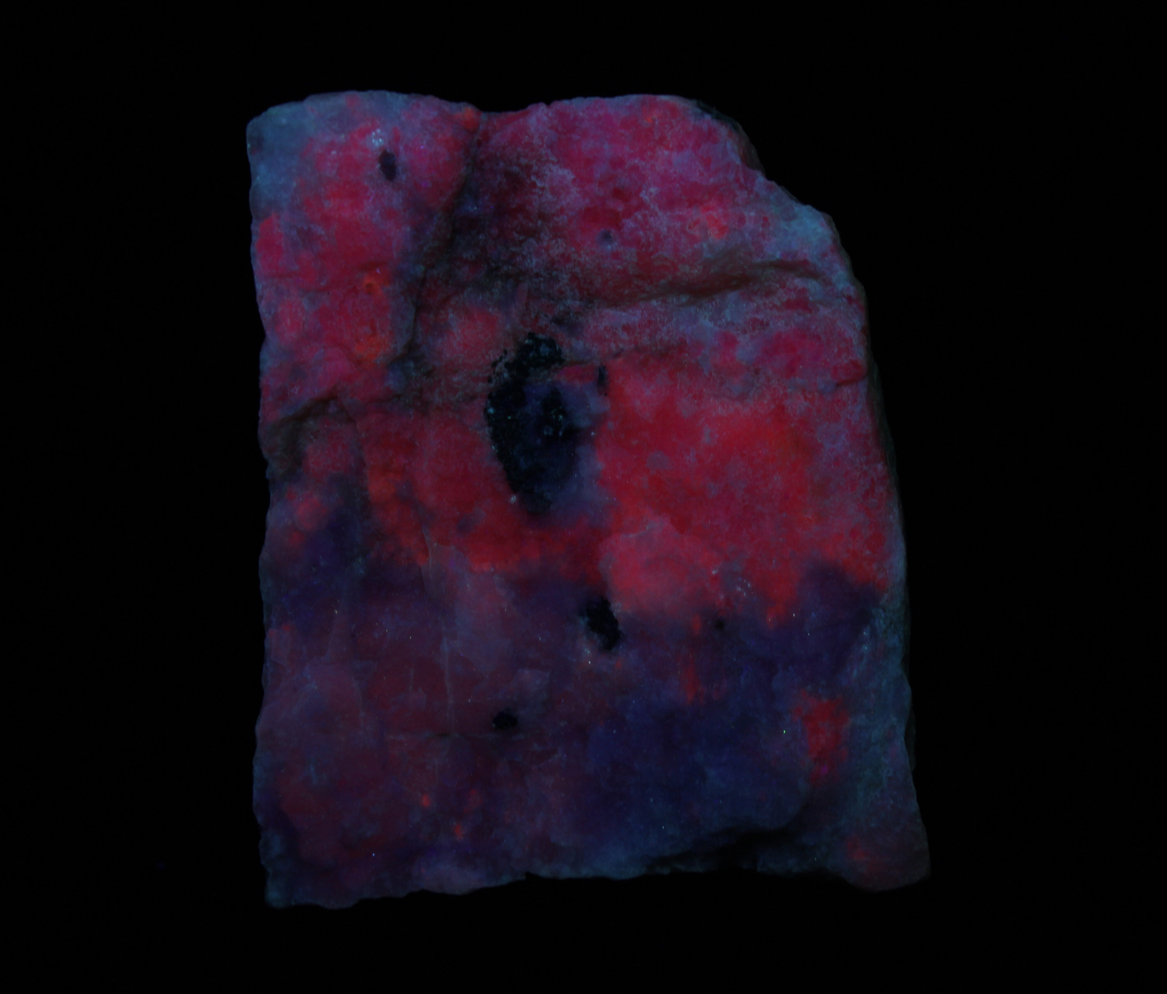 Fluorescence under shortwave UV light. After 15 seconds of UV exposure.