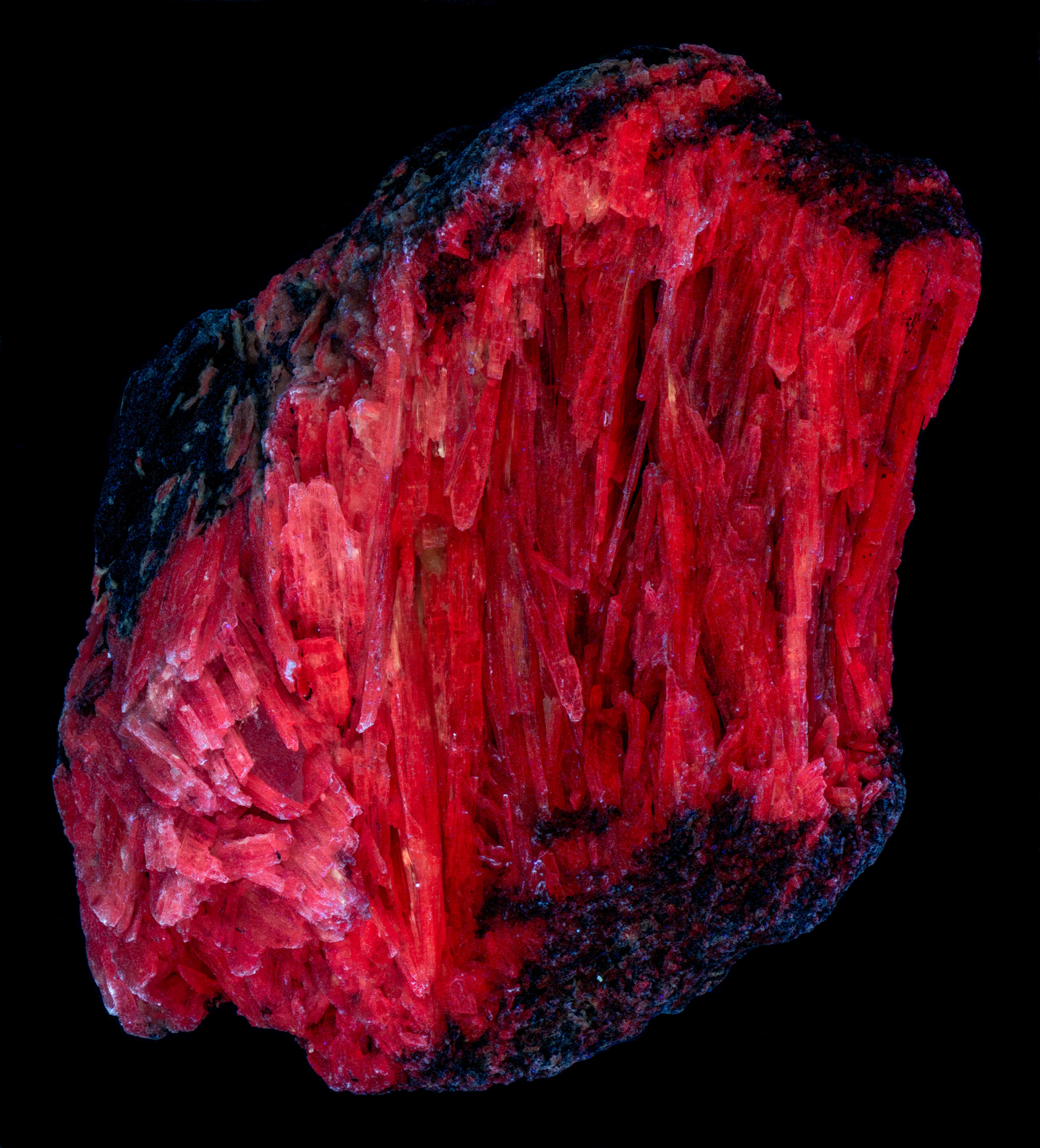 Fluorescence under longwave UV light.