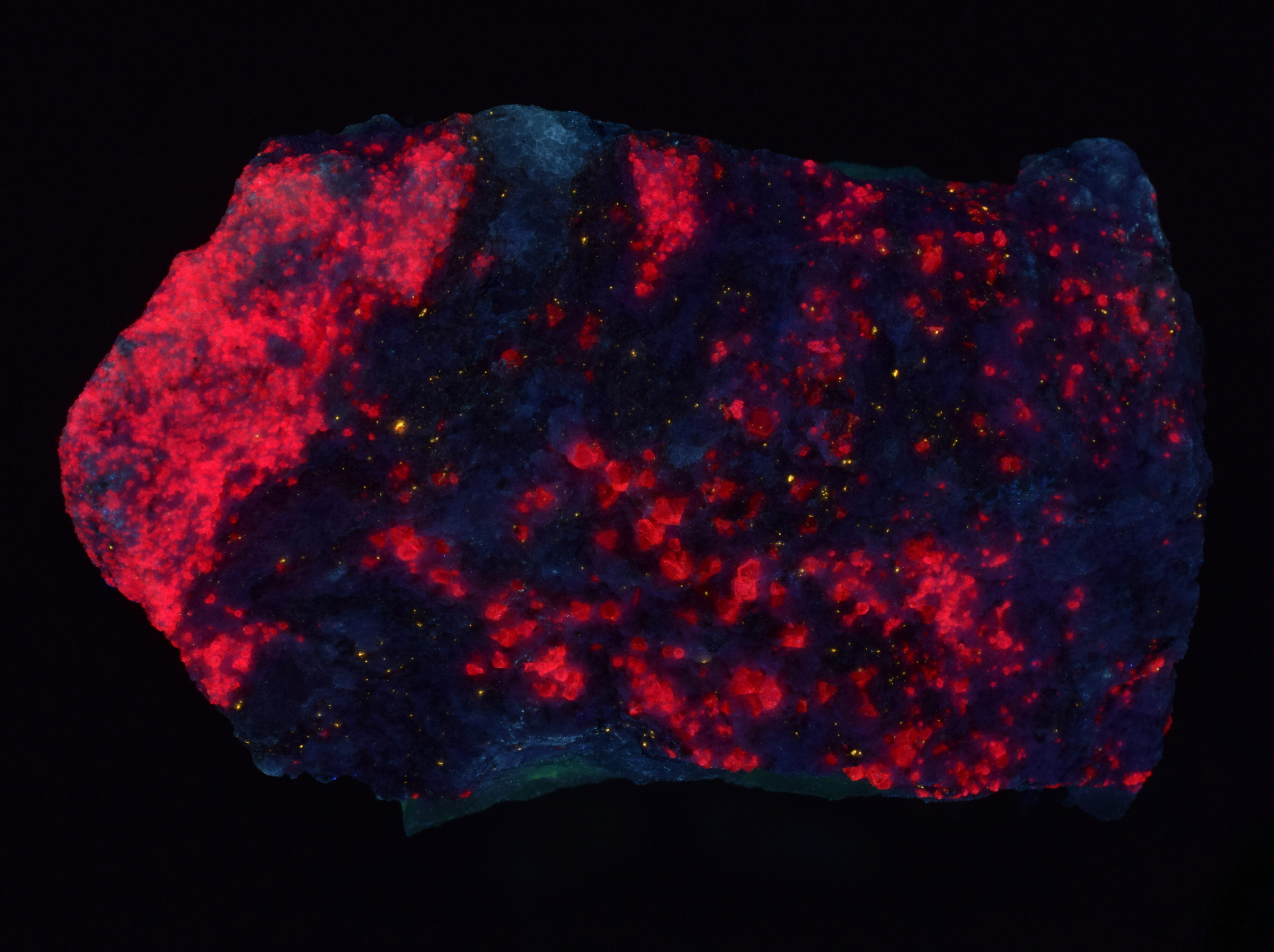 Fluorescence under shortwave UV light.