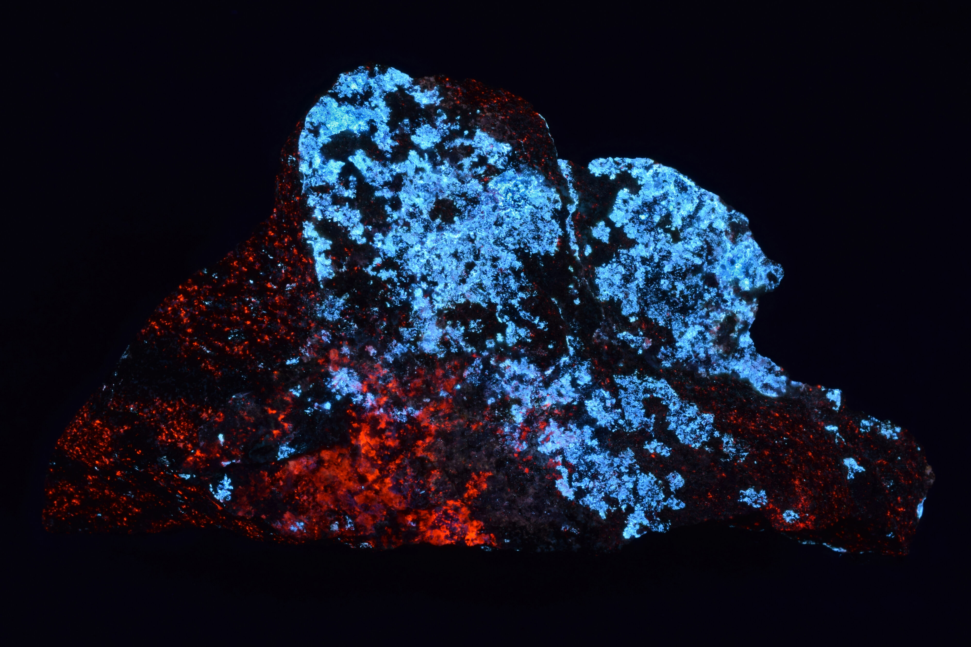 Fluorescence under shortwave UV light.