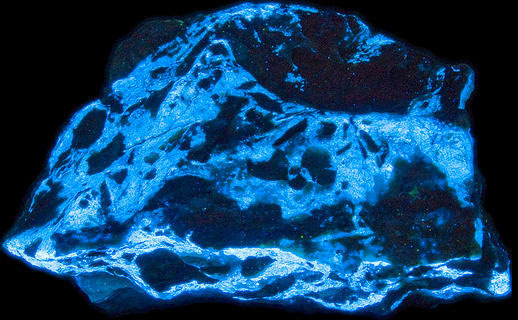 Fluorescence under shortwave UV light.