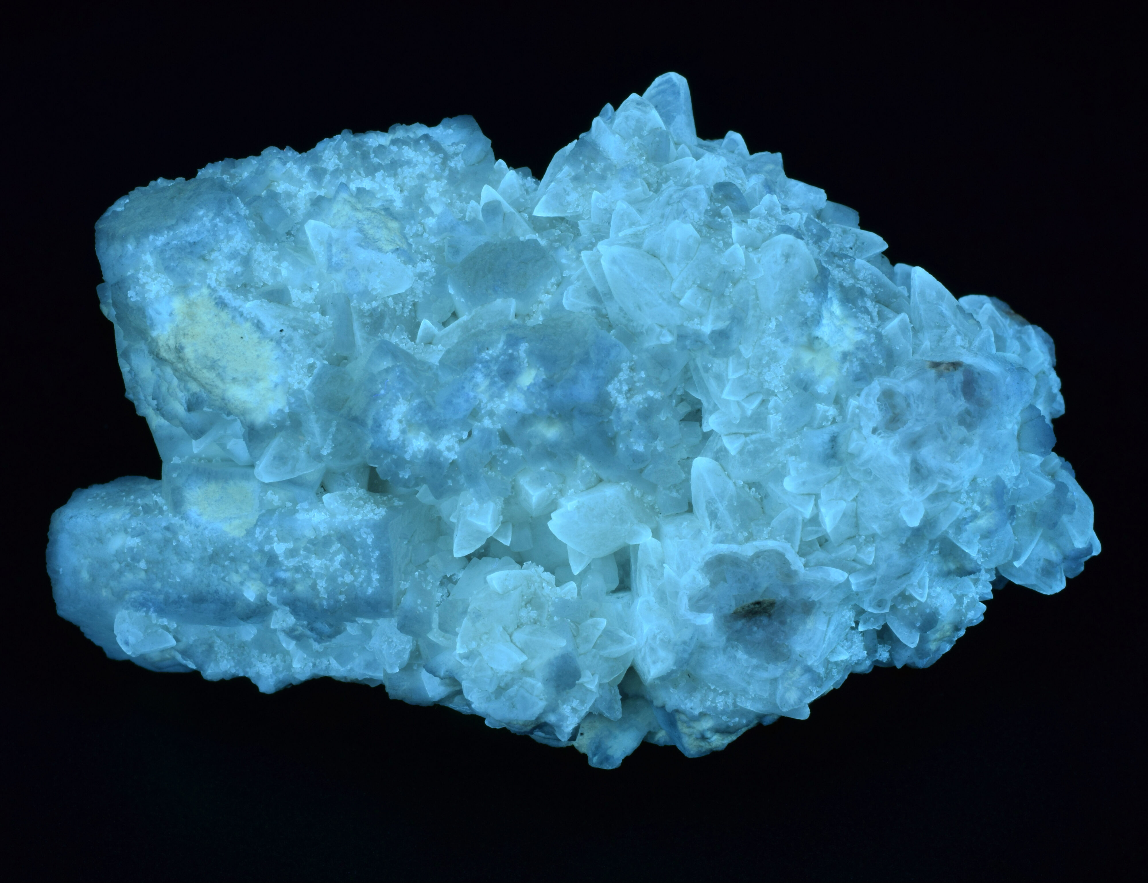 Fluorescence under shortwave UV light. Side 2