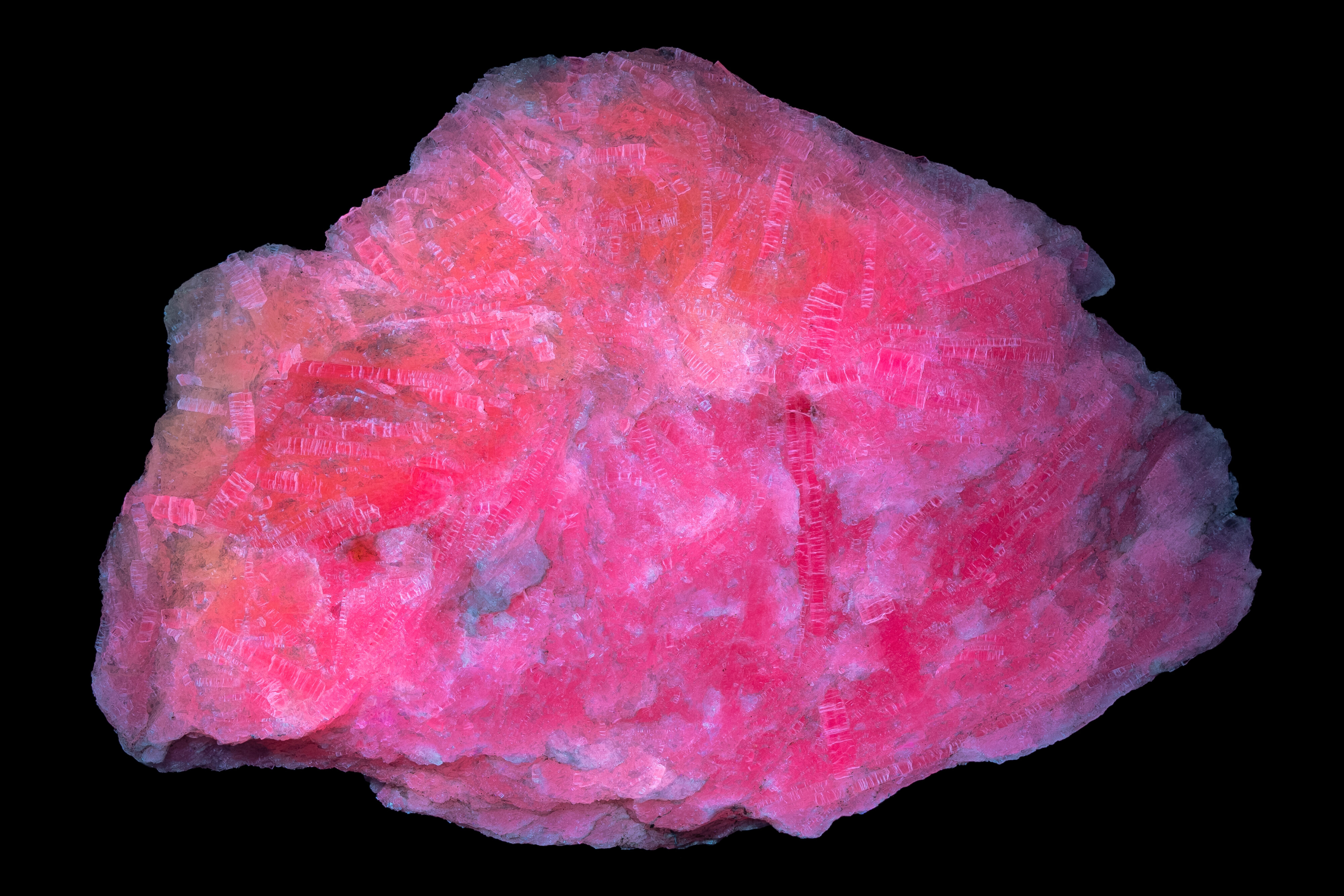 Fluorescence under longwave UV light.