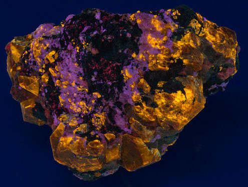 Fluorescence under shortwave UV light.