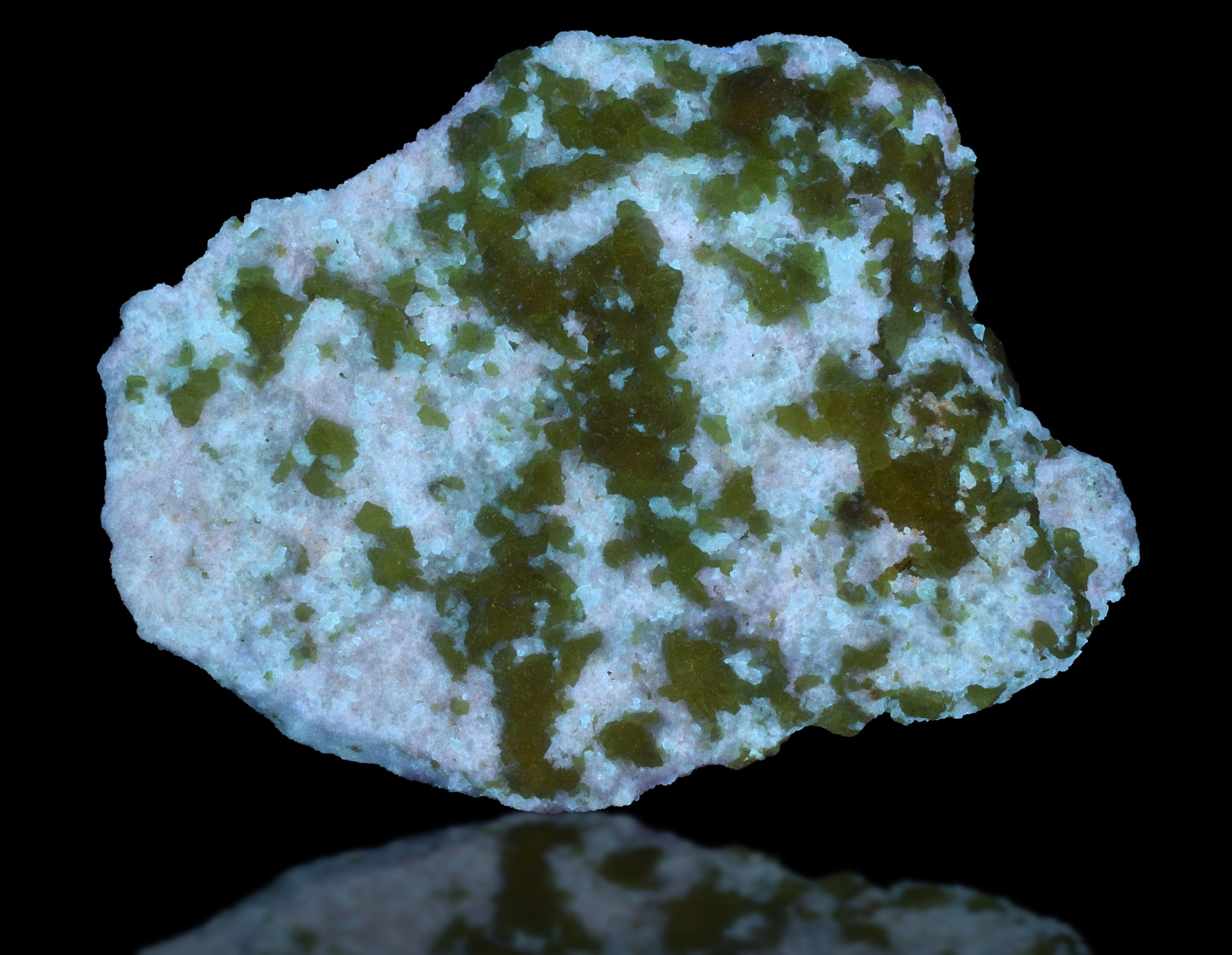 Fluorescence under longwave UV light.