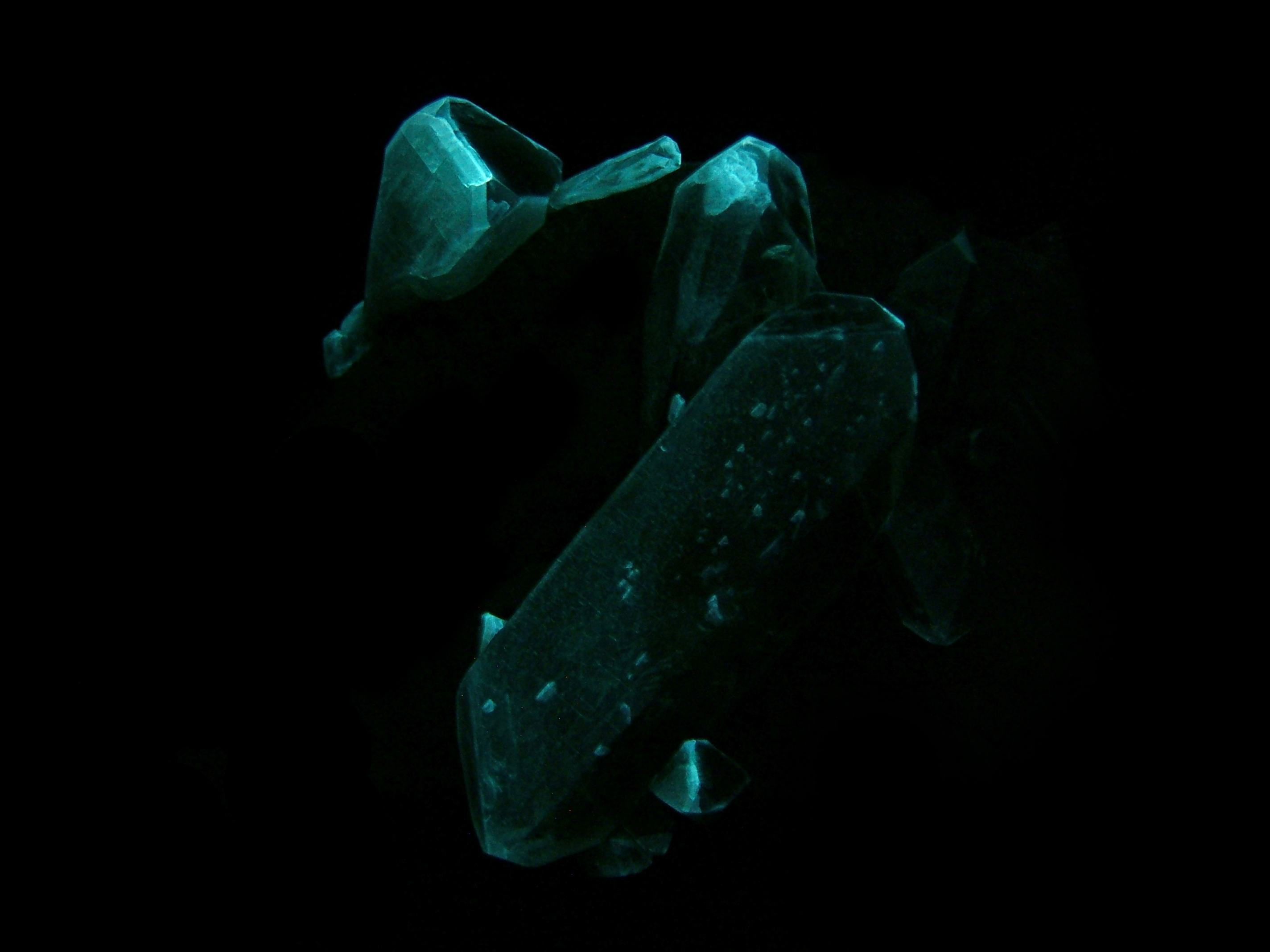 Afterglow after exposure to shortwave UV light.