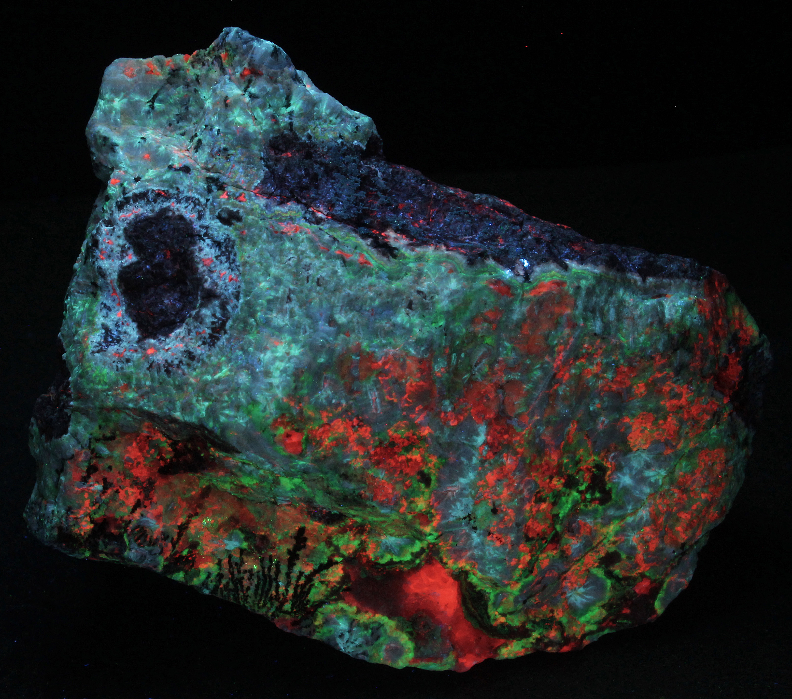 Fluorescence under shortwave UV light.