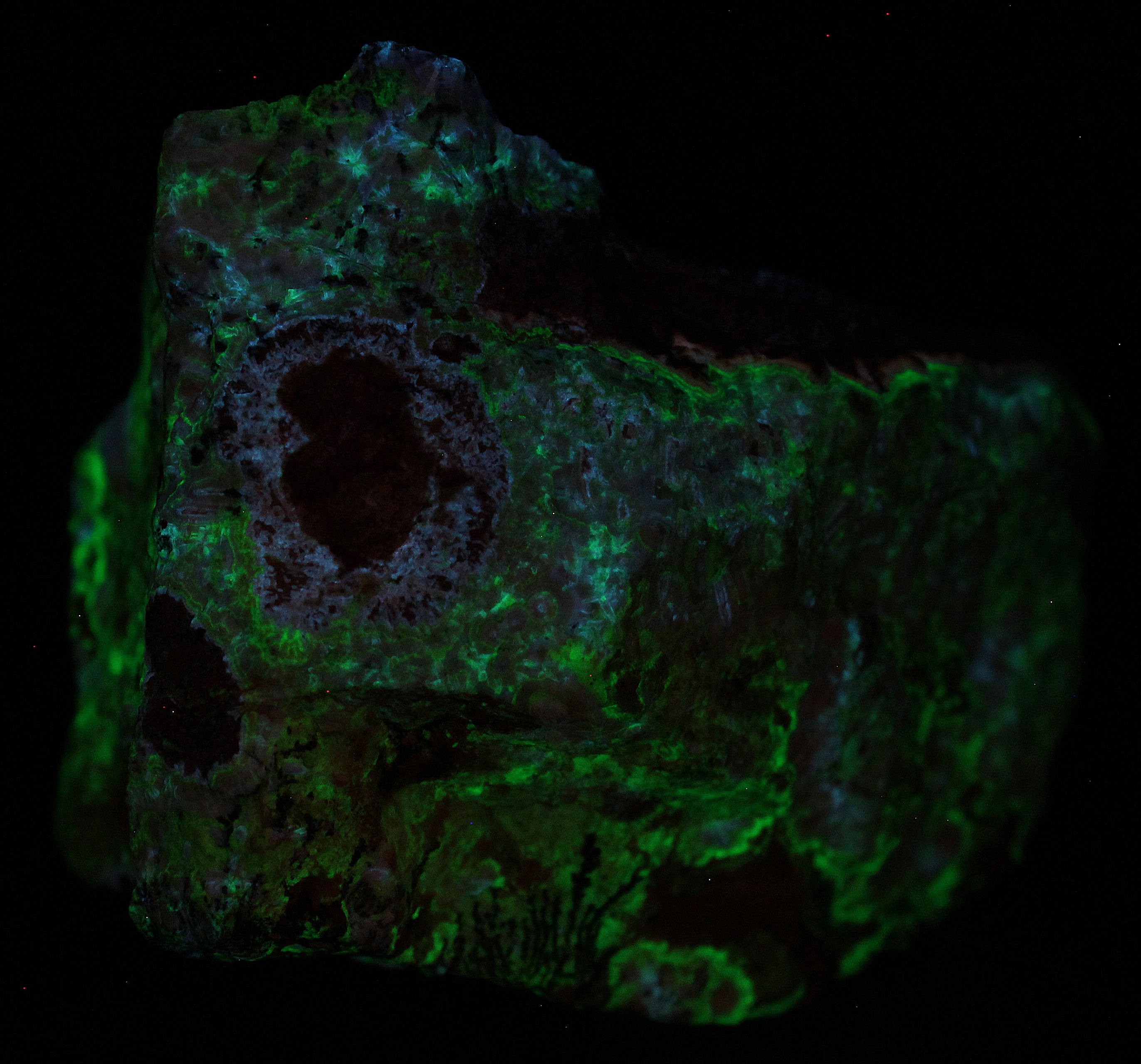 Afterglow after exposure to shortwave UV light.