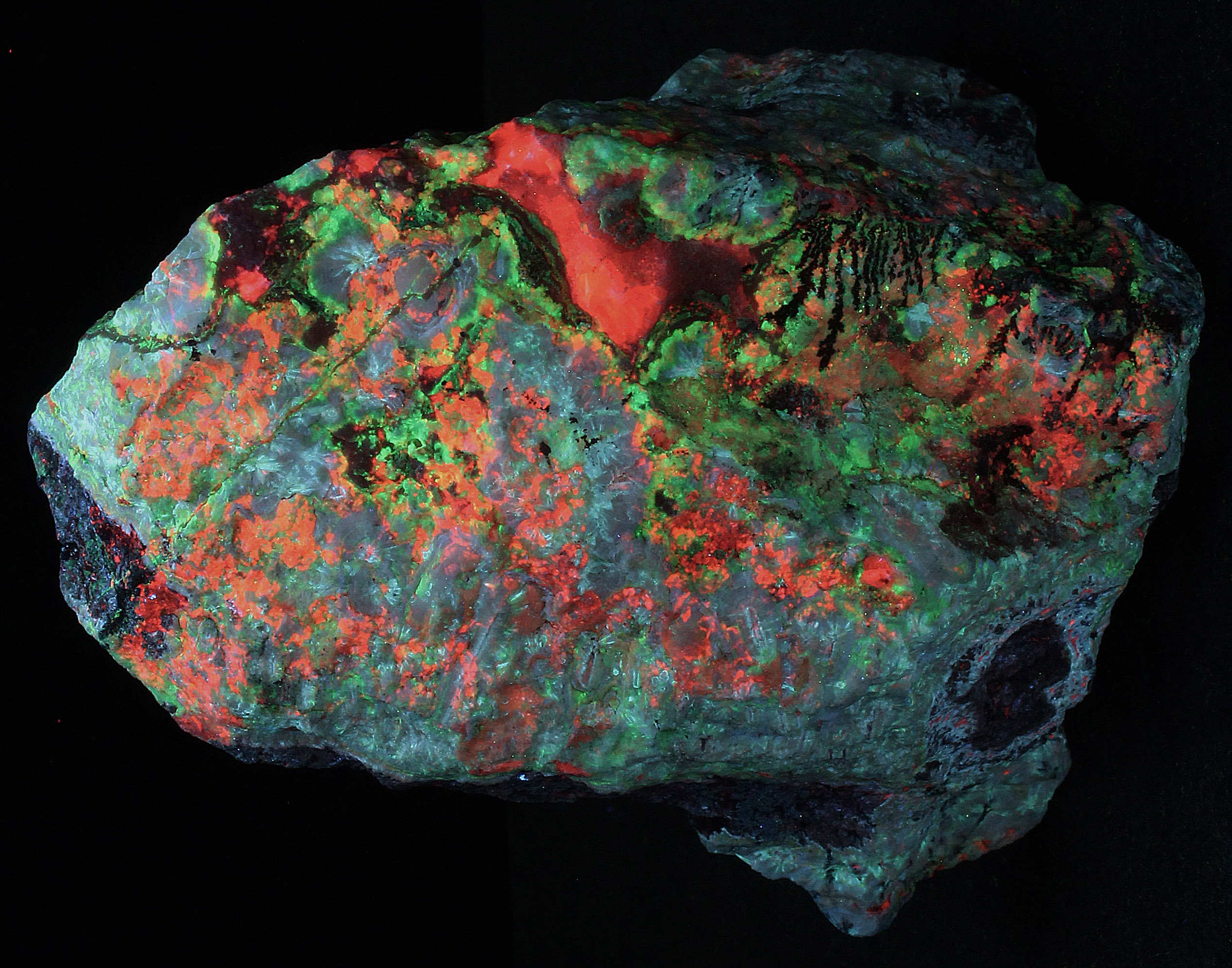 Fluorescence under shortwave UV light. Side 2