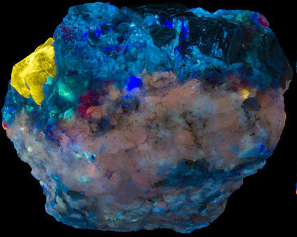 Fluorescence under shortwave UV light.