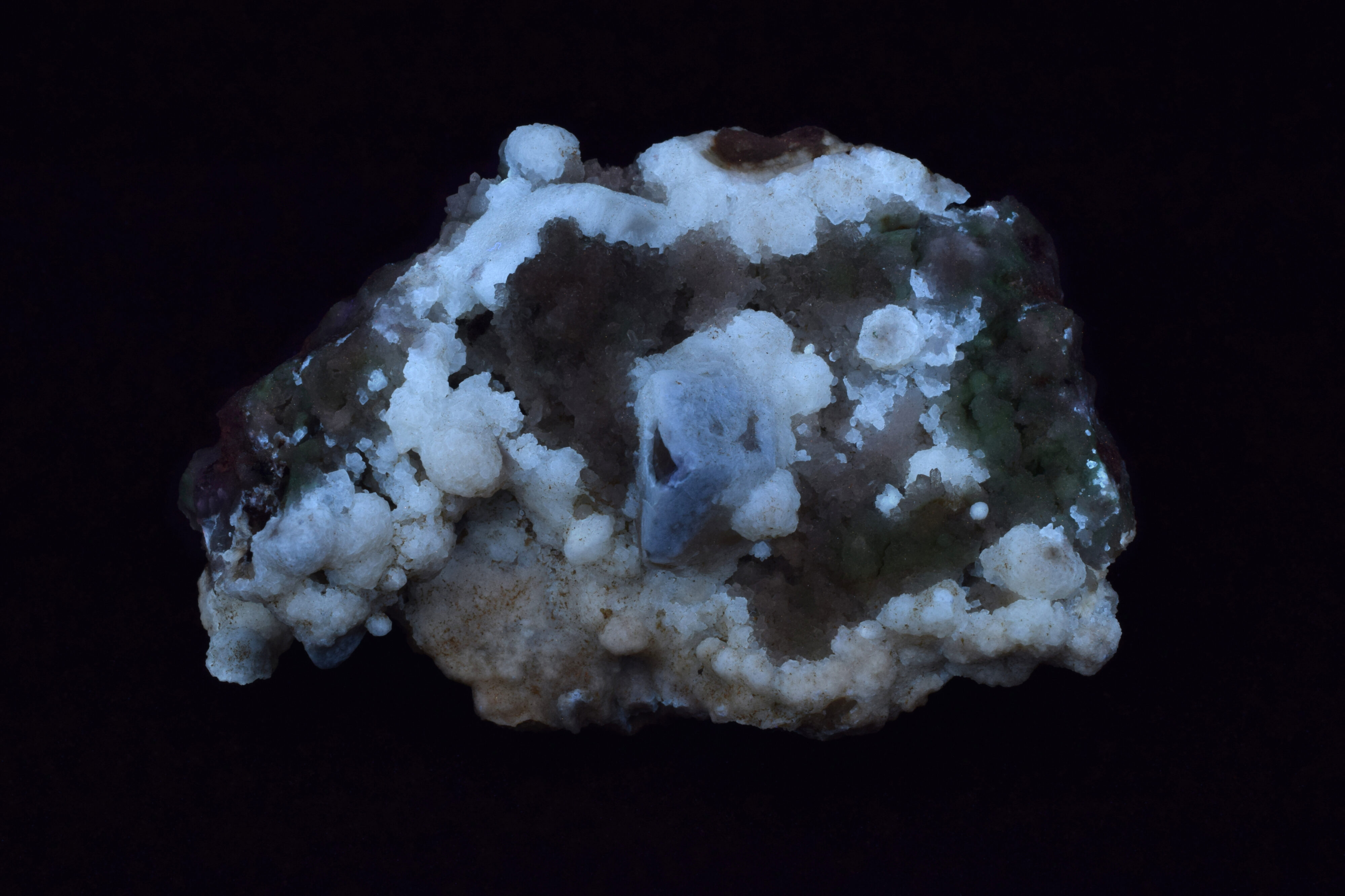 Fluorescence under shortwave UV light.