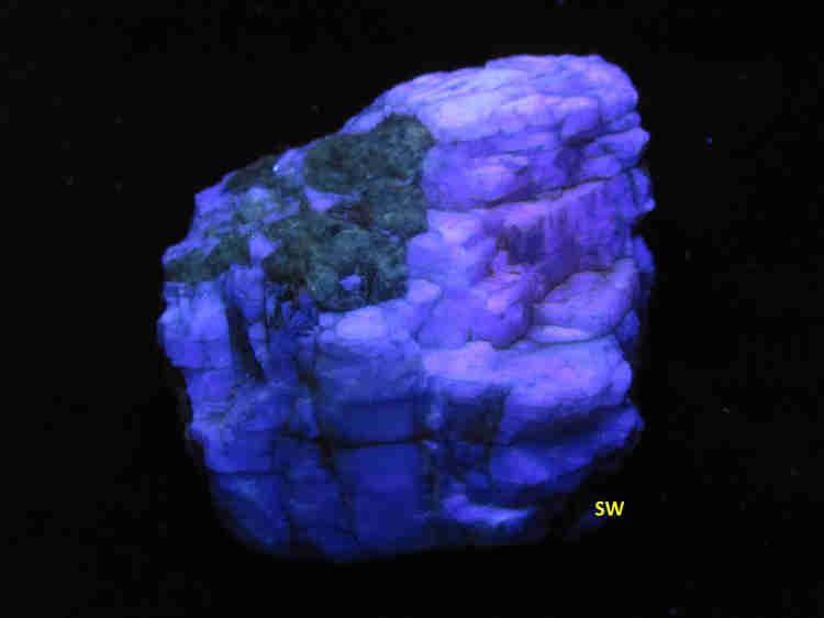 Fluorescence under shortwave UV light.