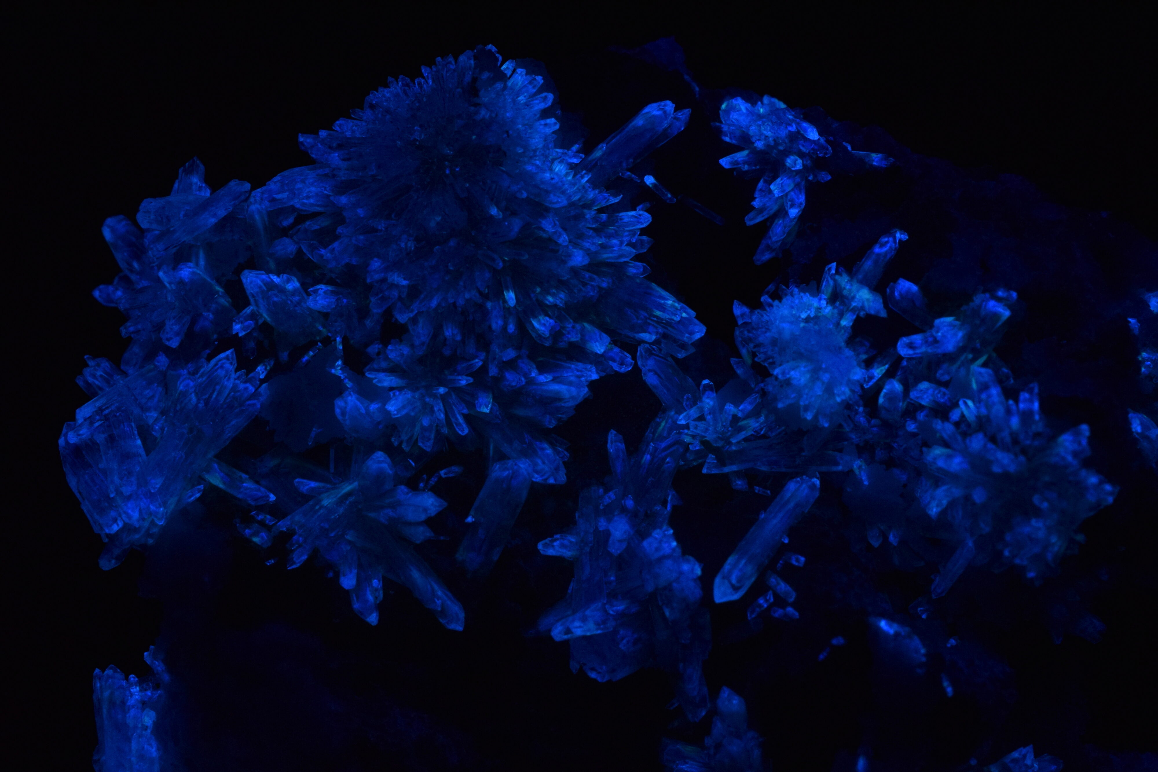 Afterglow after exposure to shortwave UV light.