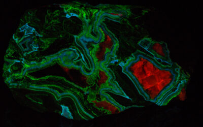 Catching the Afterglow: Taking Pictures of Phosphorescent Minerals