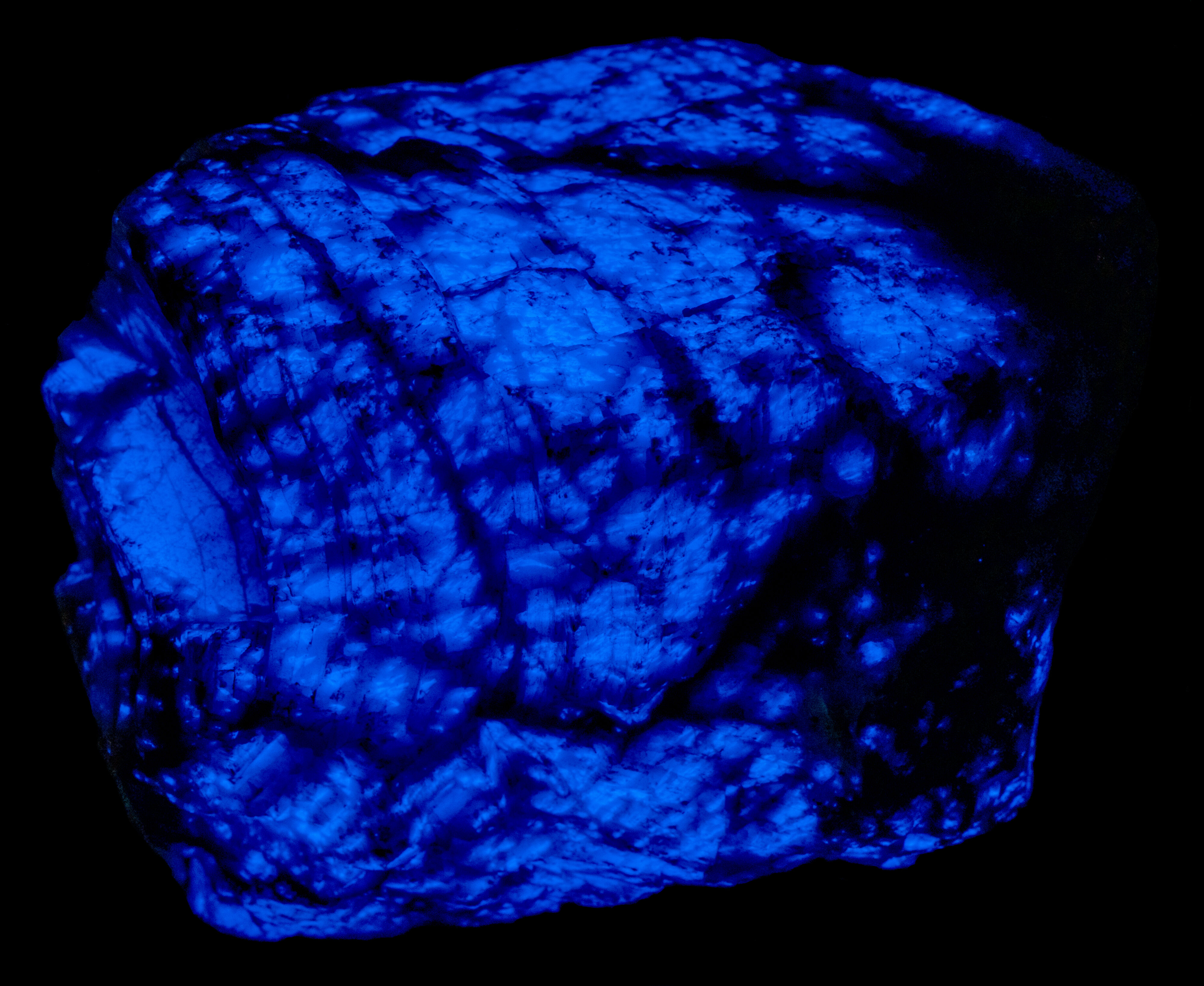 Afterglow after exposure to shortwave UV light.