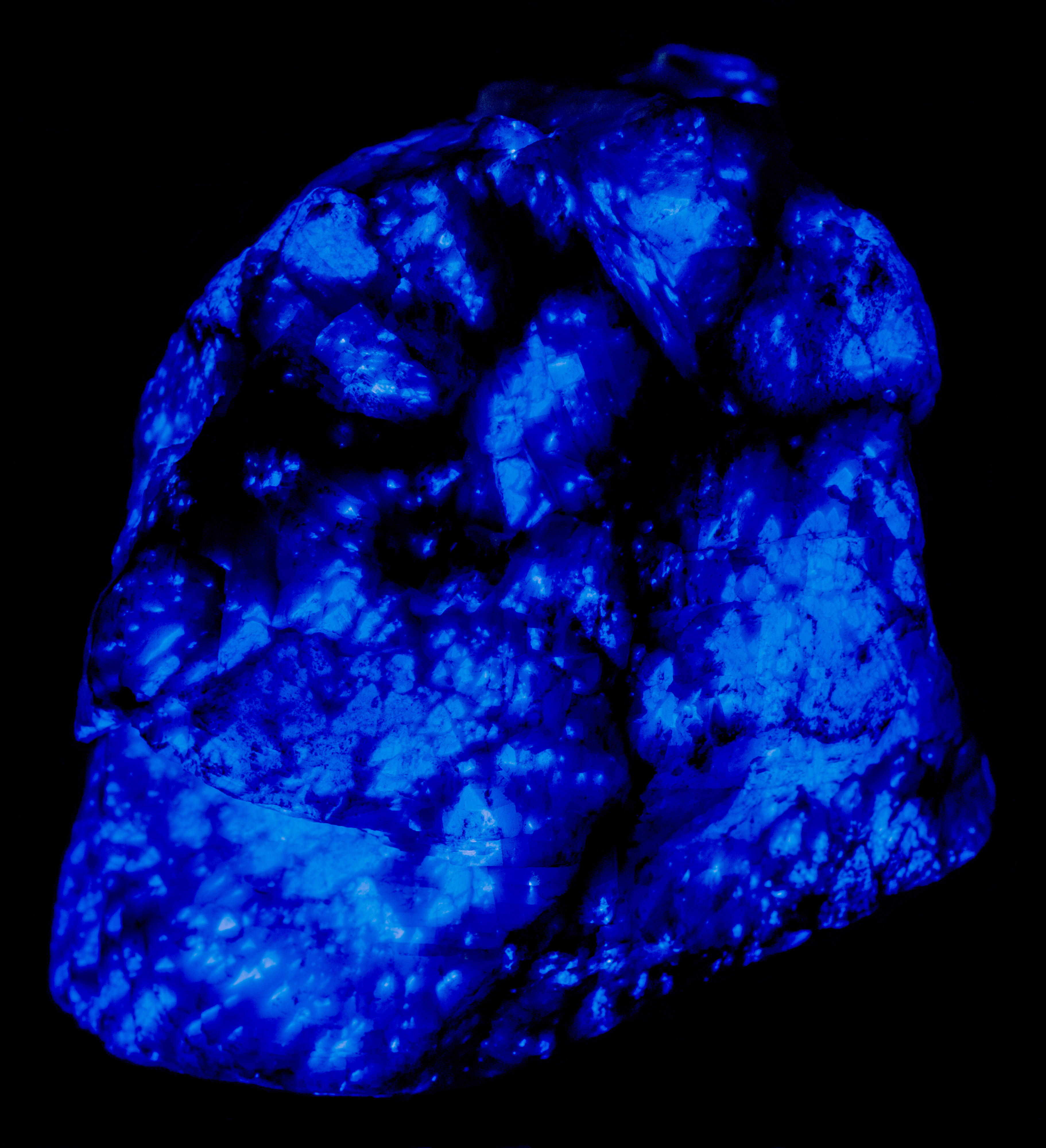 Afterglow after exposure to shortwave UV light.