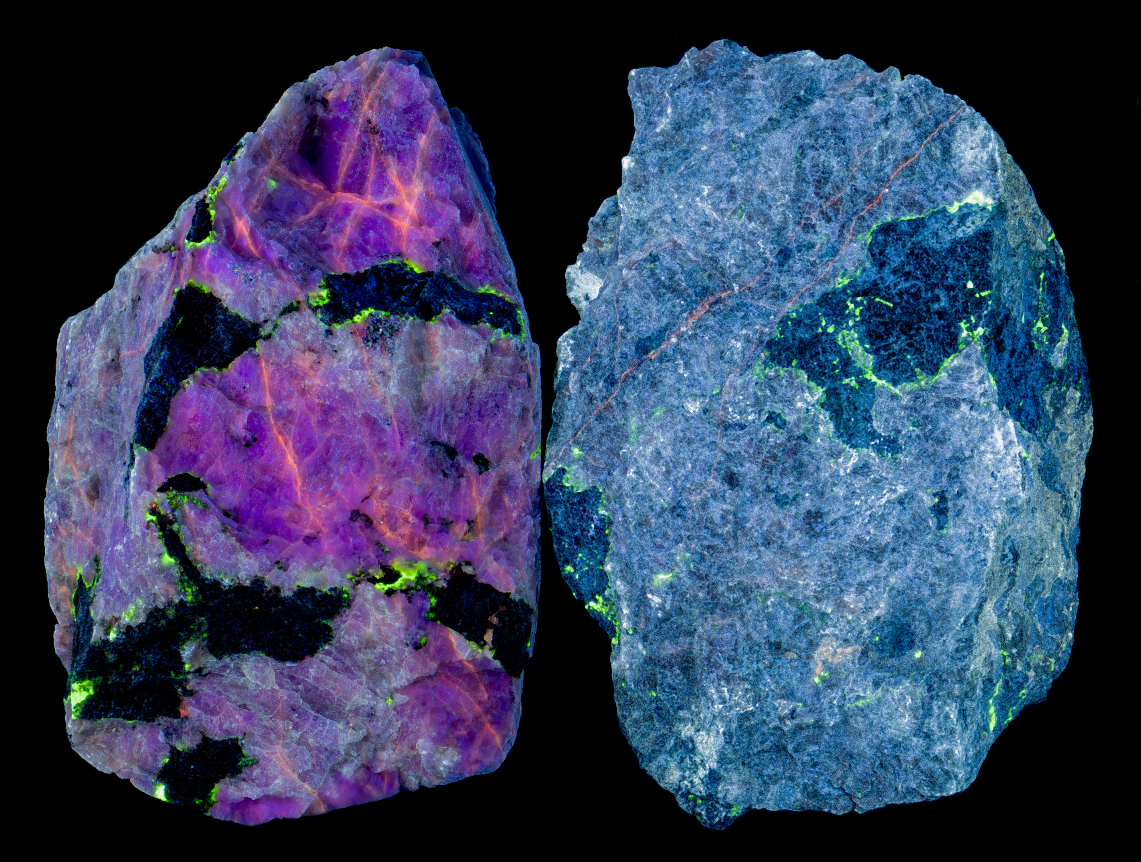 Fluorescence under longwave UV light.