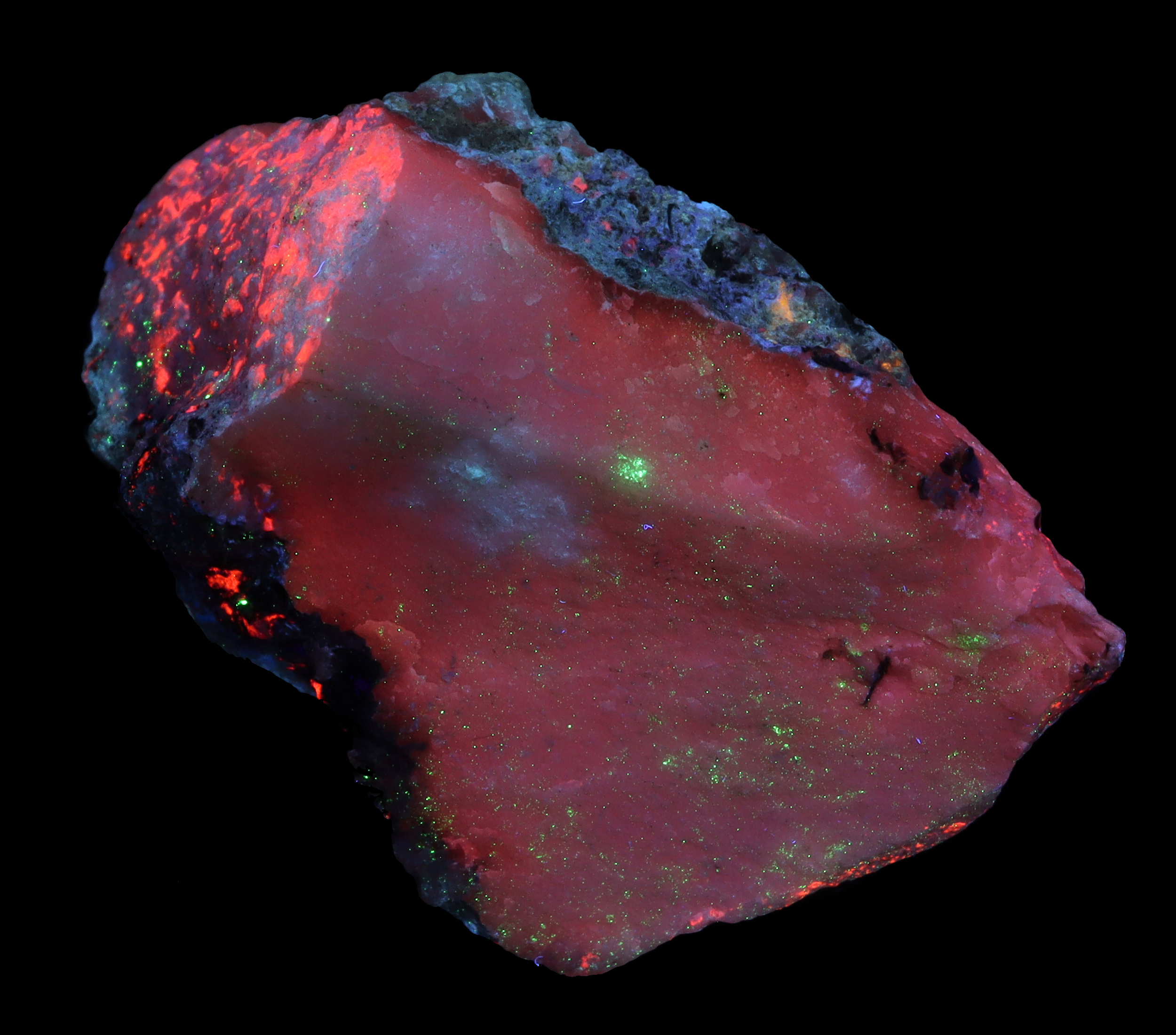 Fluorescence under shortwave UV light.