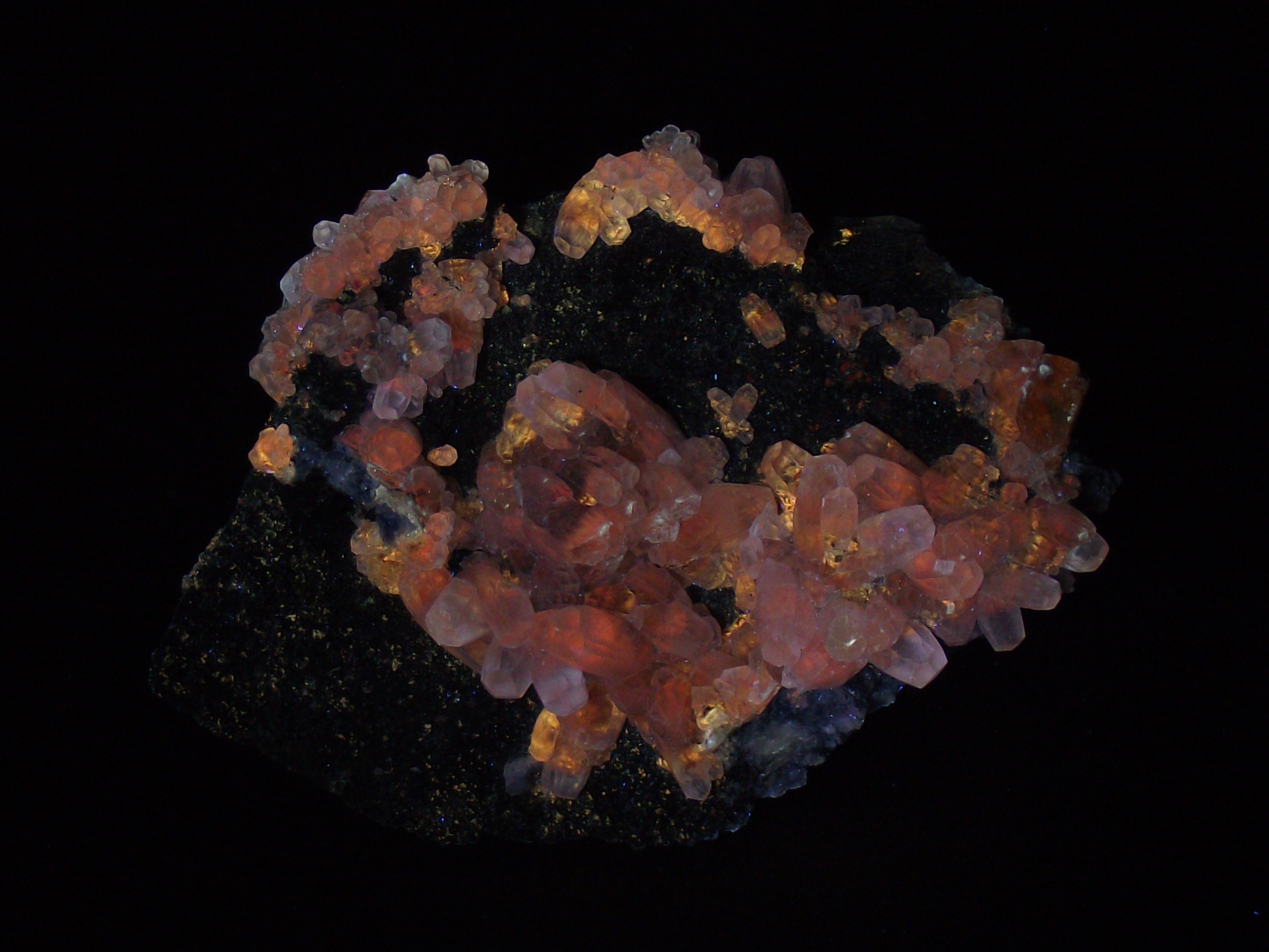Fluorescence under longwave UV light.