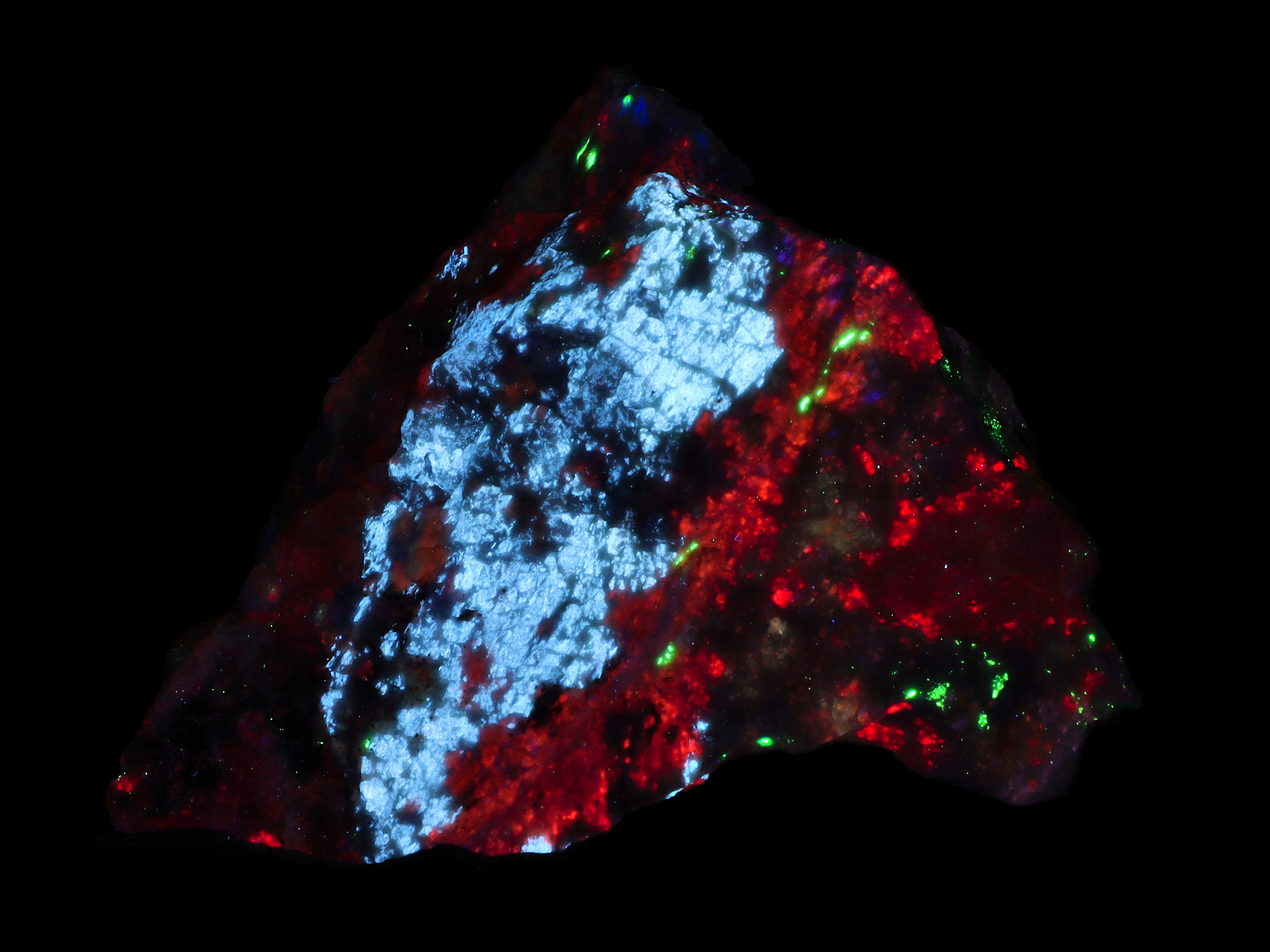 Fluorescence under shortwave UV light.