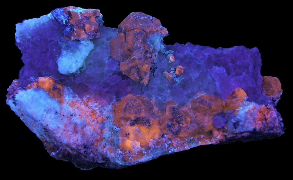 Fluorescence under longwave UV light.