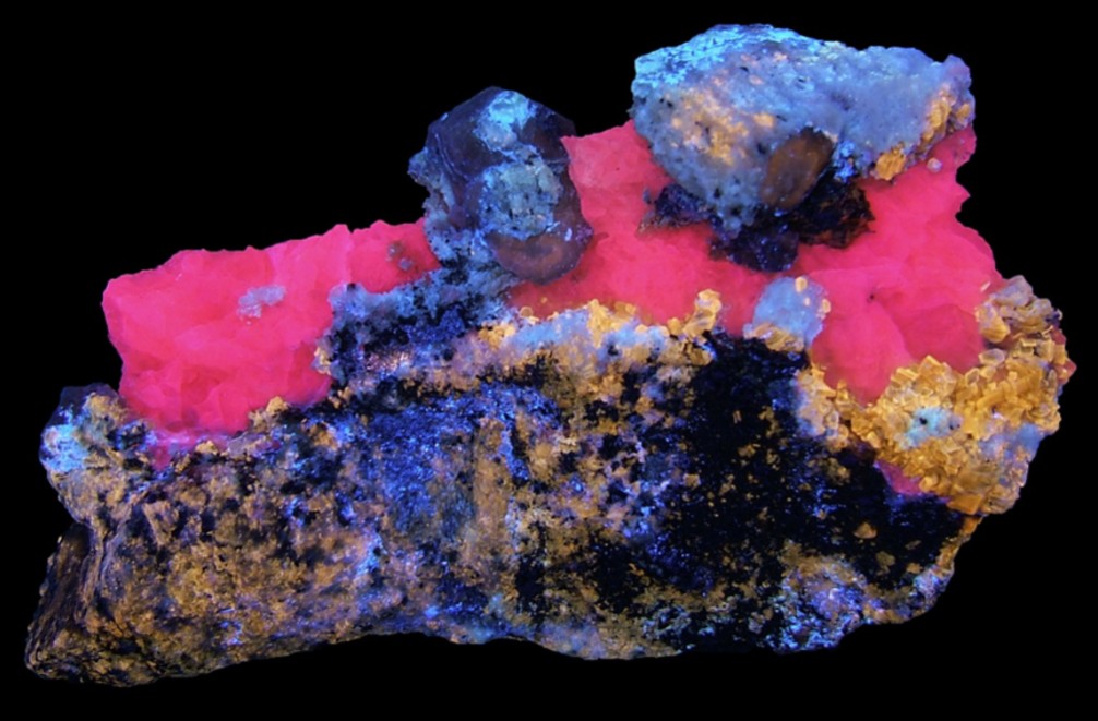 Fluorescence under midwave UV light.